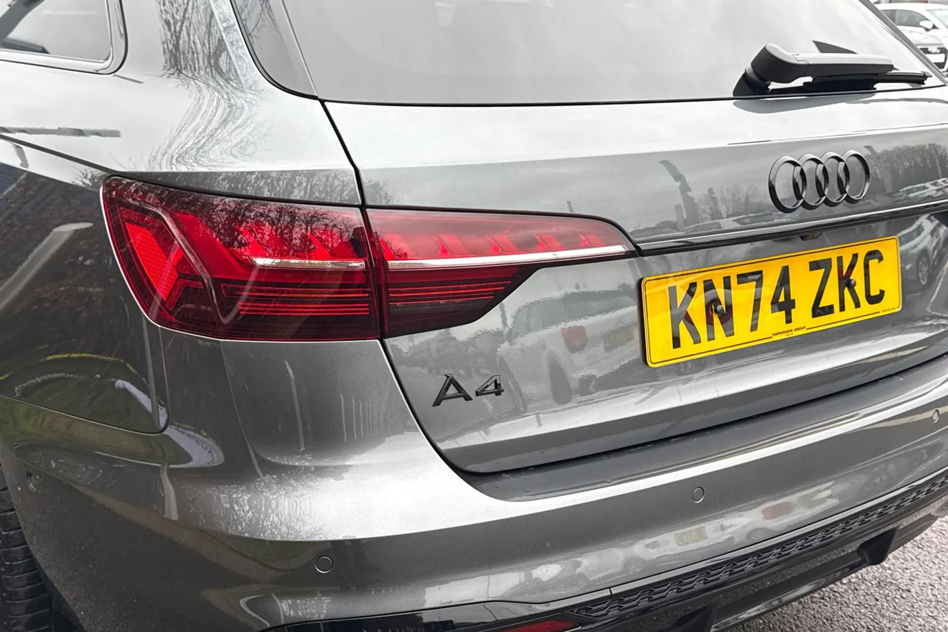 Audi A4 thumbnail image number 17