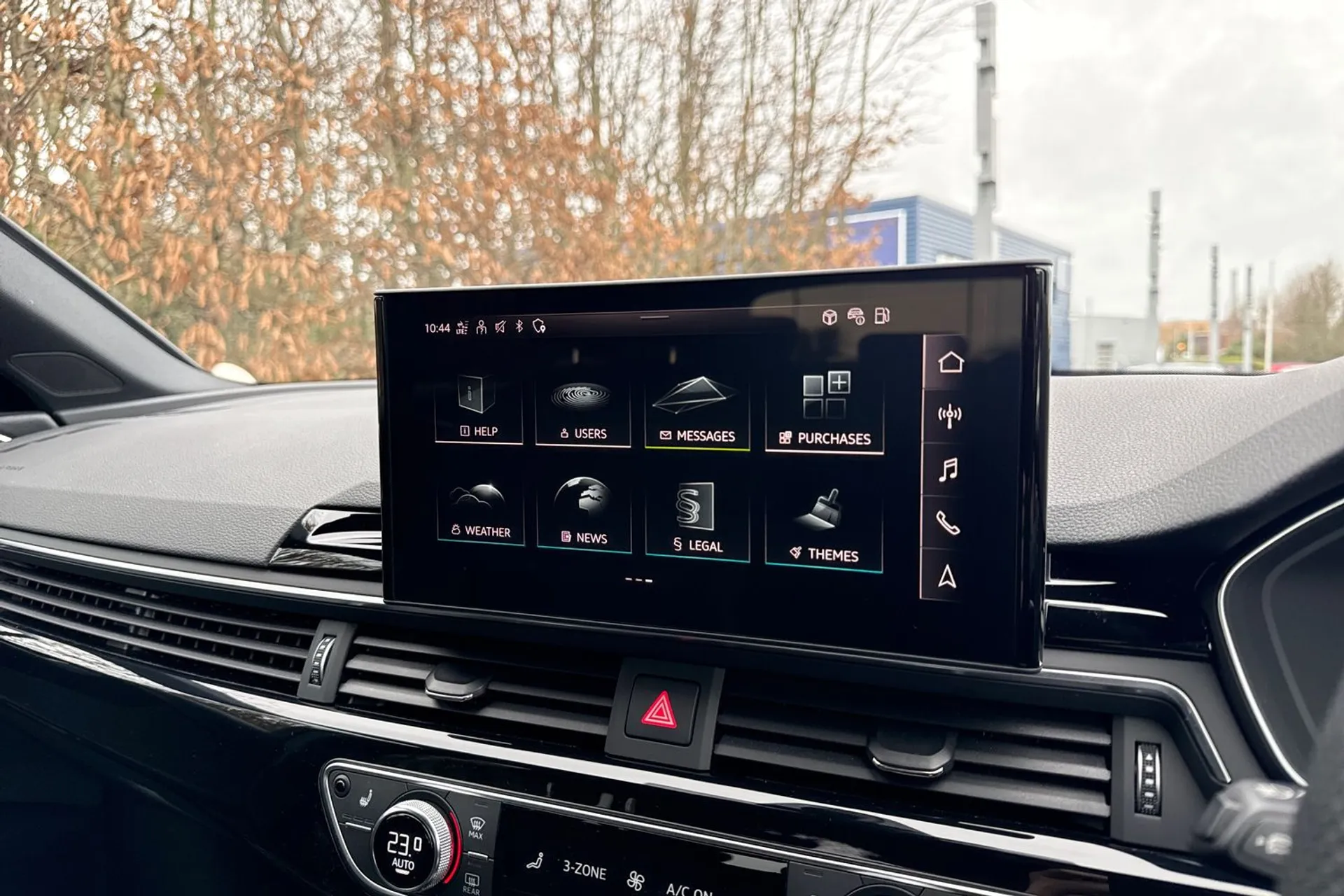 Audi A4 thumbnail image number 37