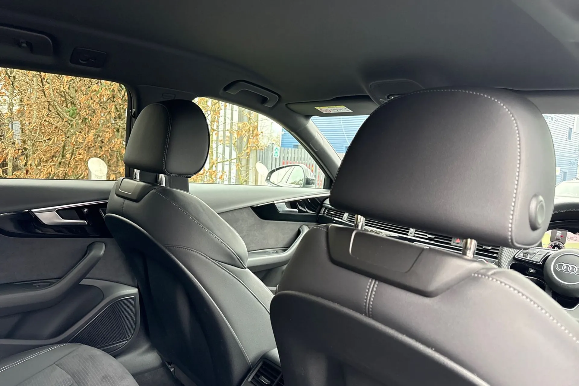 Audi A4 thumbnail image number 23