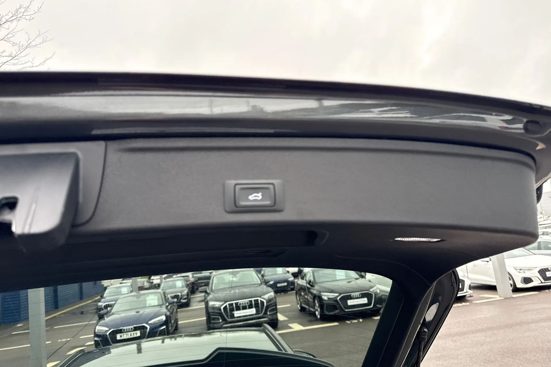 Audi A4 thumbnail image number 19