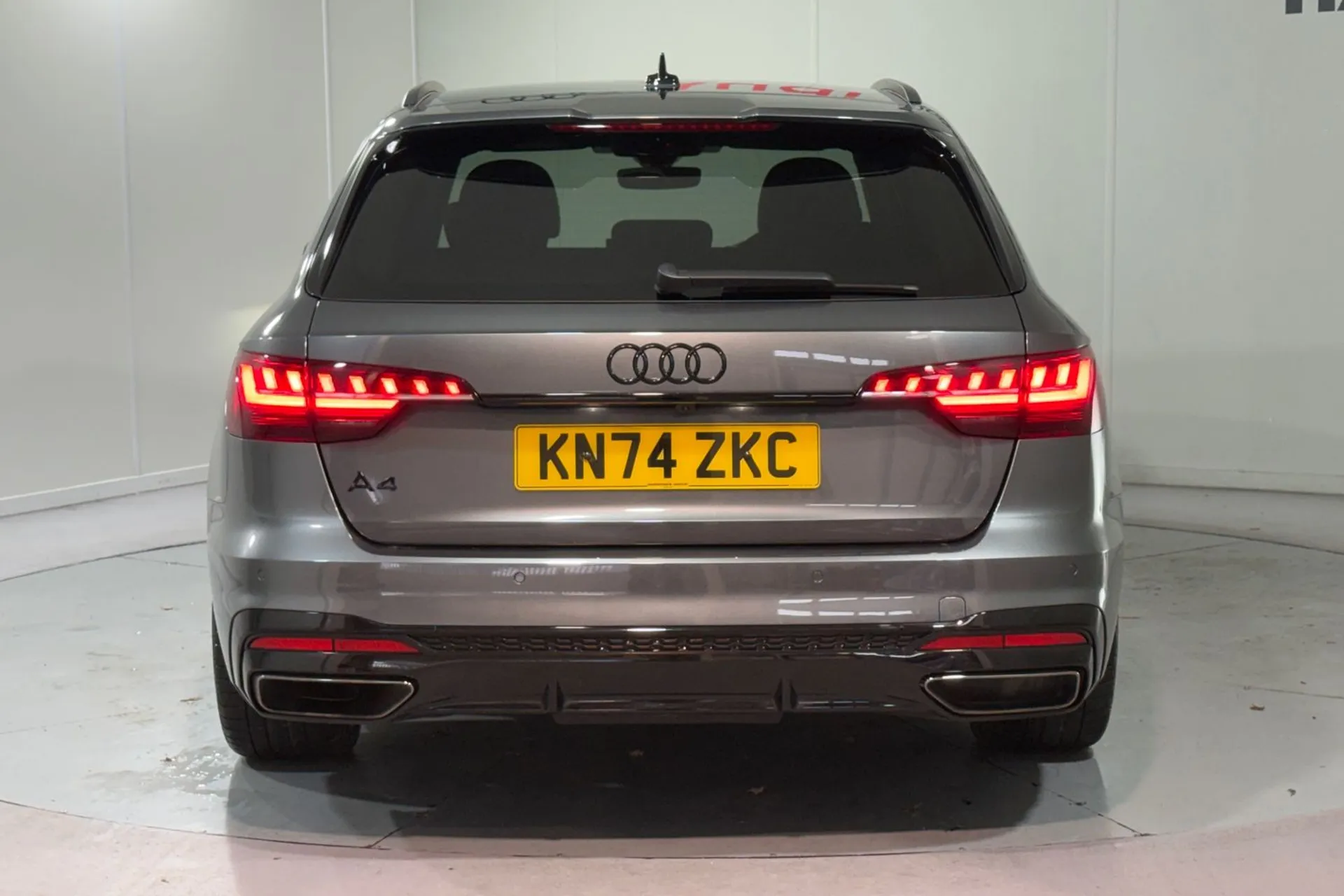 Audi A4 thumbnail image number 9