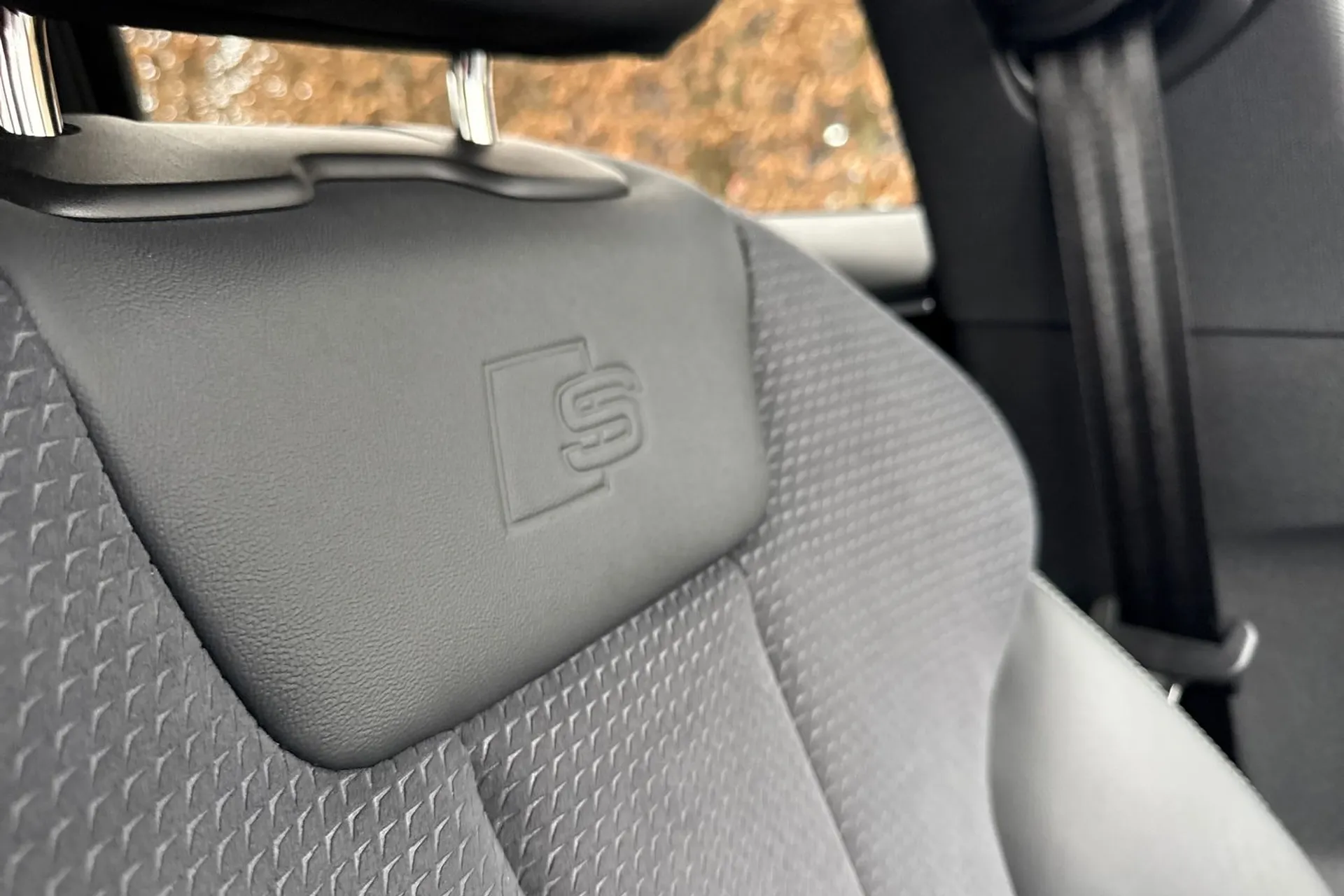 Audi A4 thumbnail image number 52