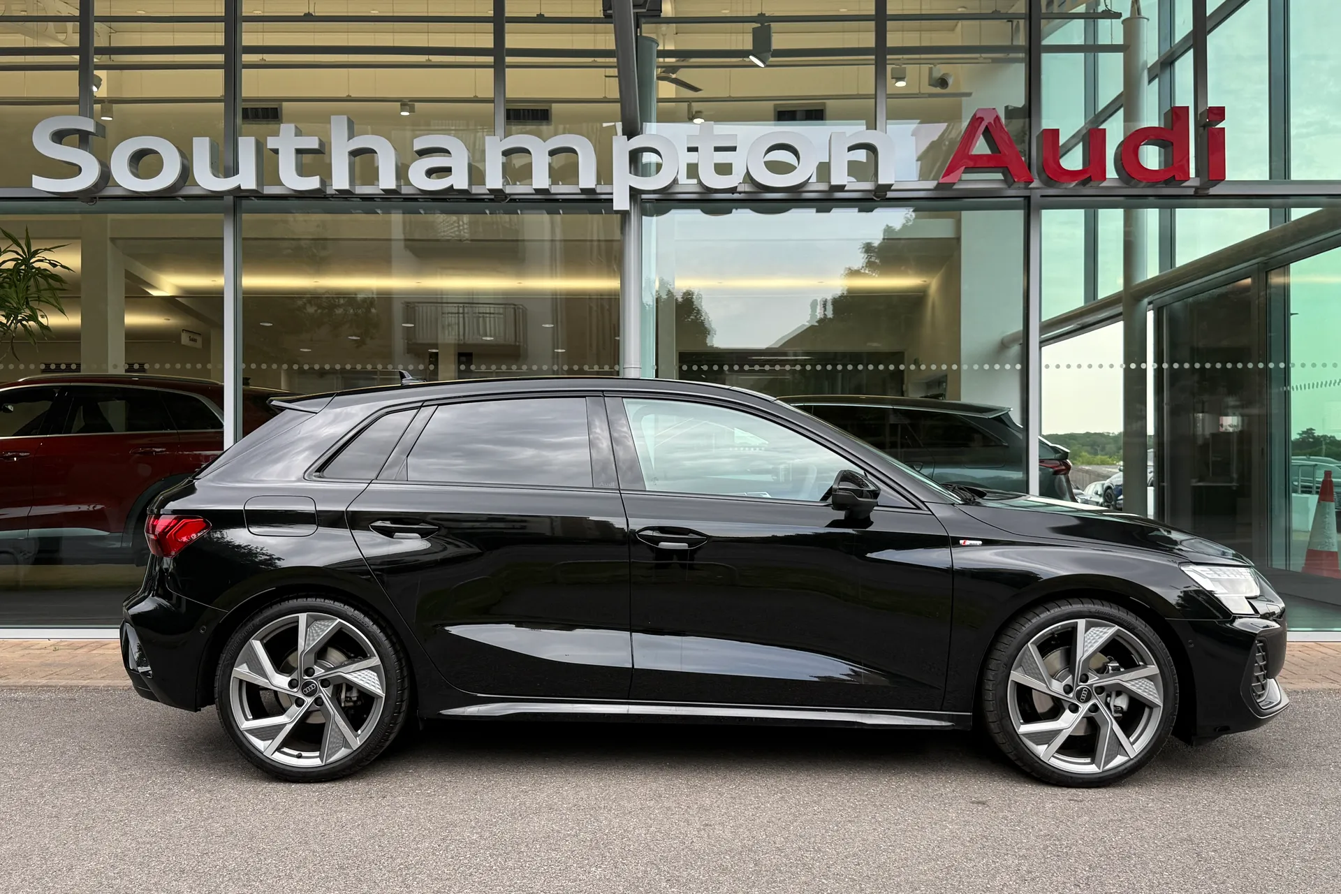 Audi A3 thumbnail image number 2
