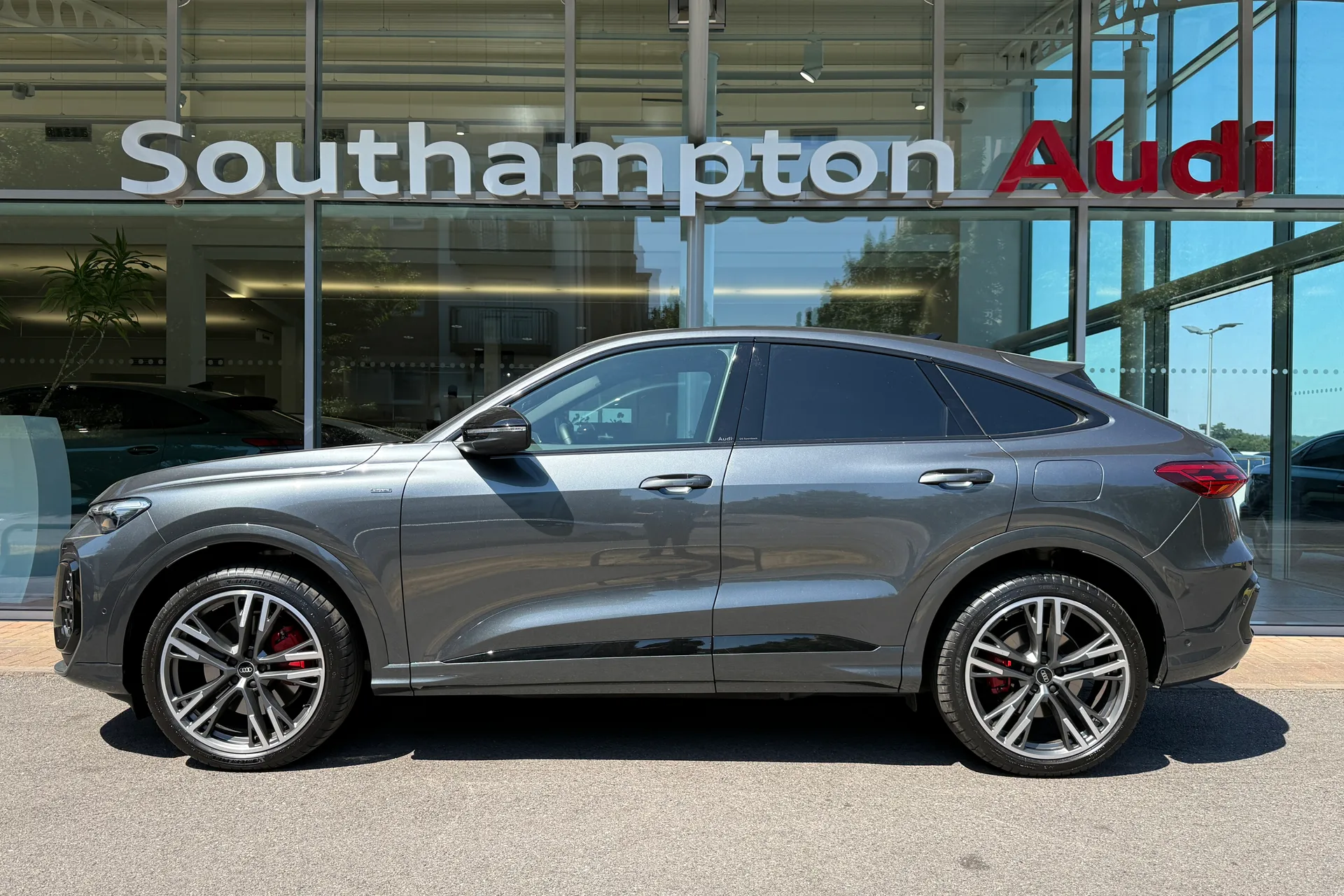 Audi Q5 thumbnail image number 45