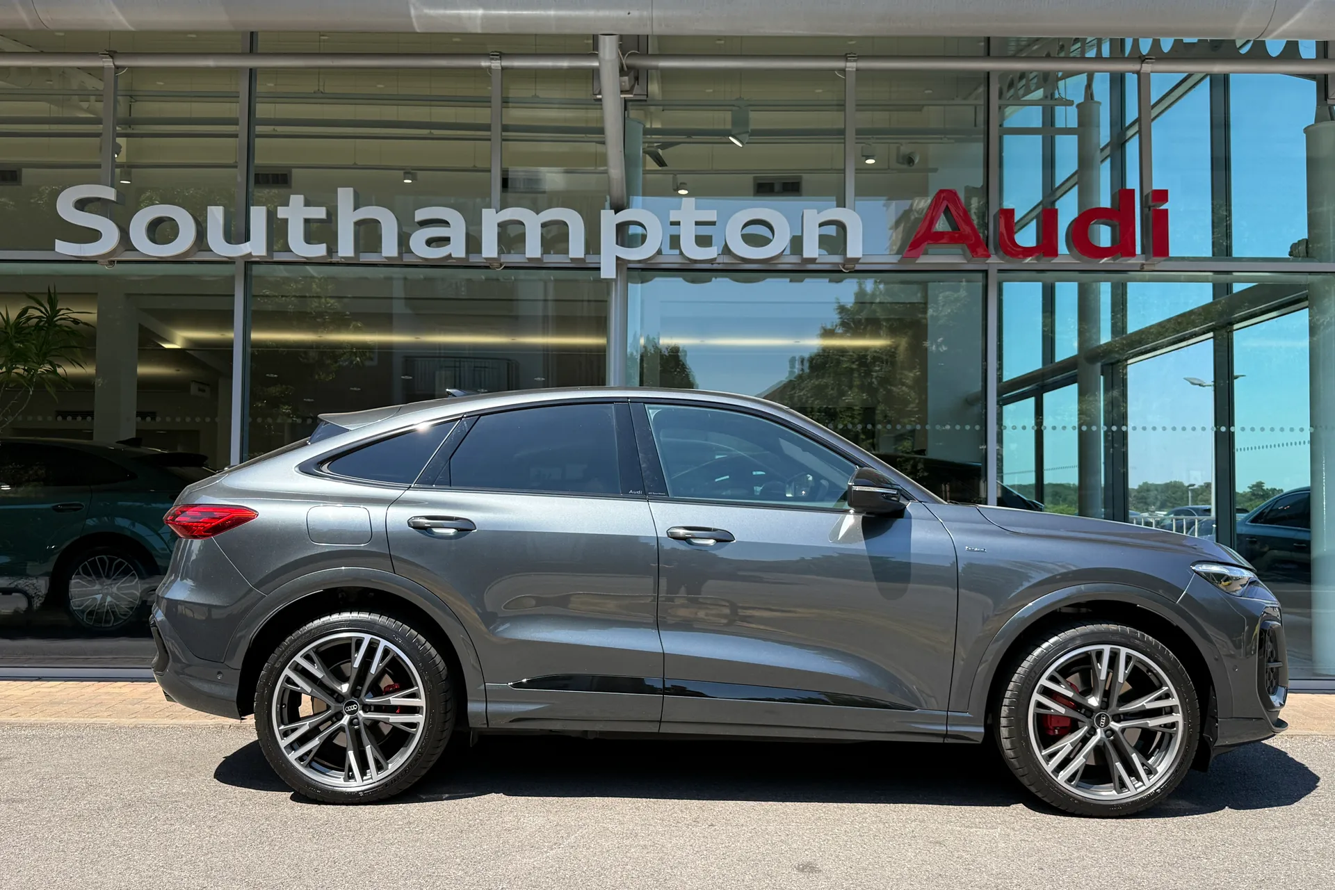 Audi Q5 thumbnail image number 4