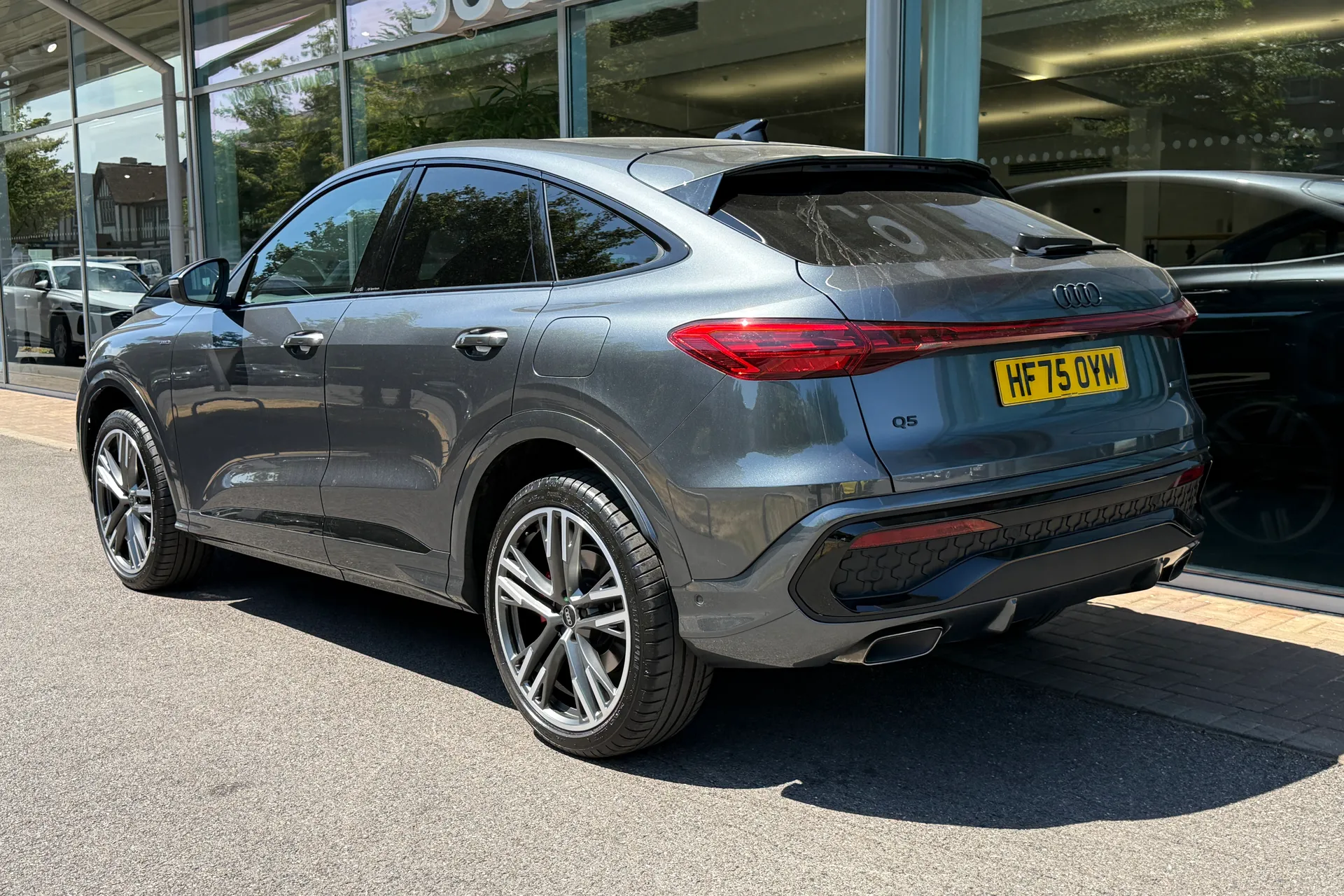 Audi Q5 thumbnail image number 3