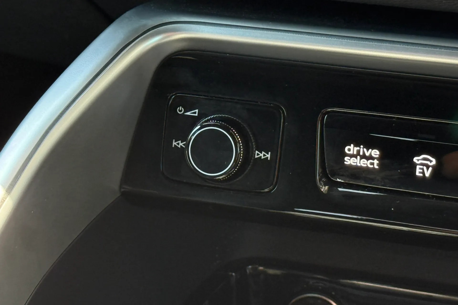 Audi Q5 thumbnail image number 18