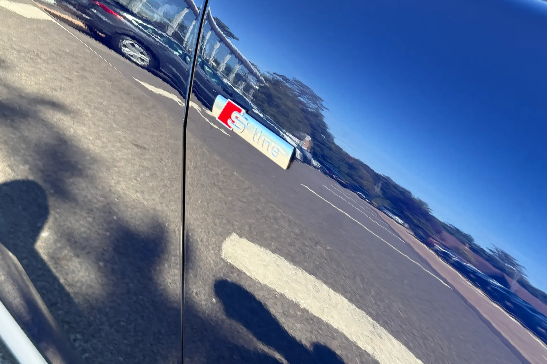 Audi Q4 thumbnail image number 8