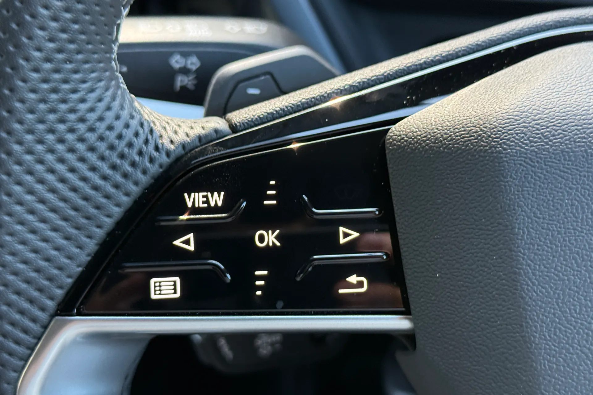 Audi Q4 thumbnail image number 21