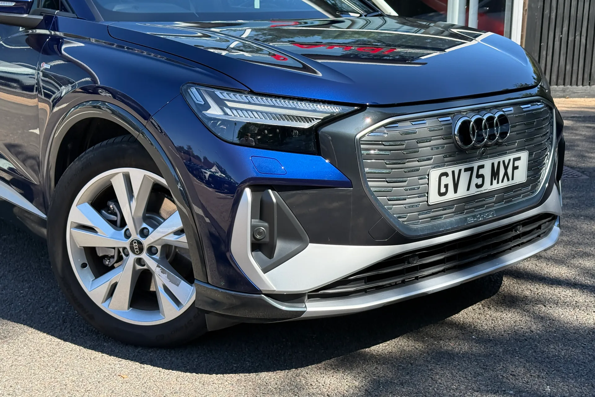 Audi Q4 thumbnail image number 7