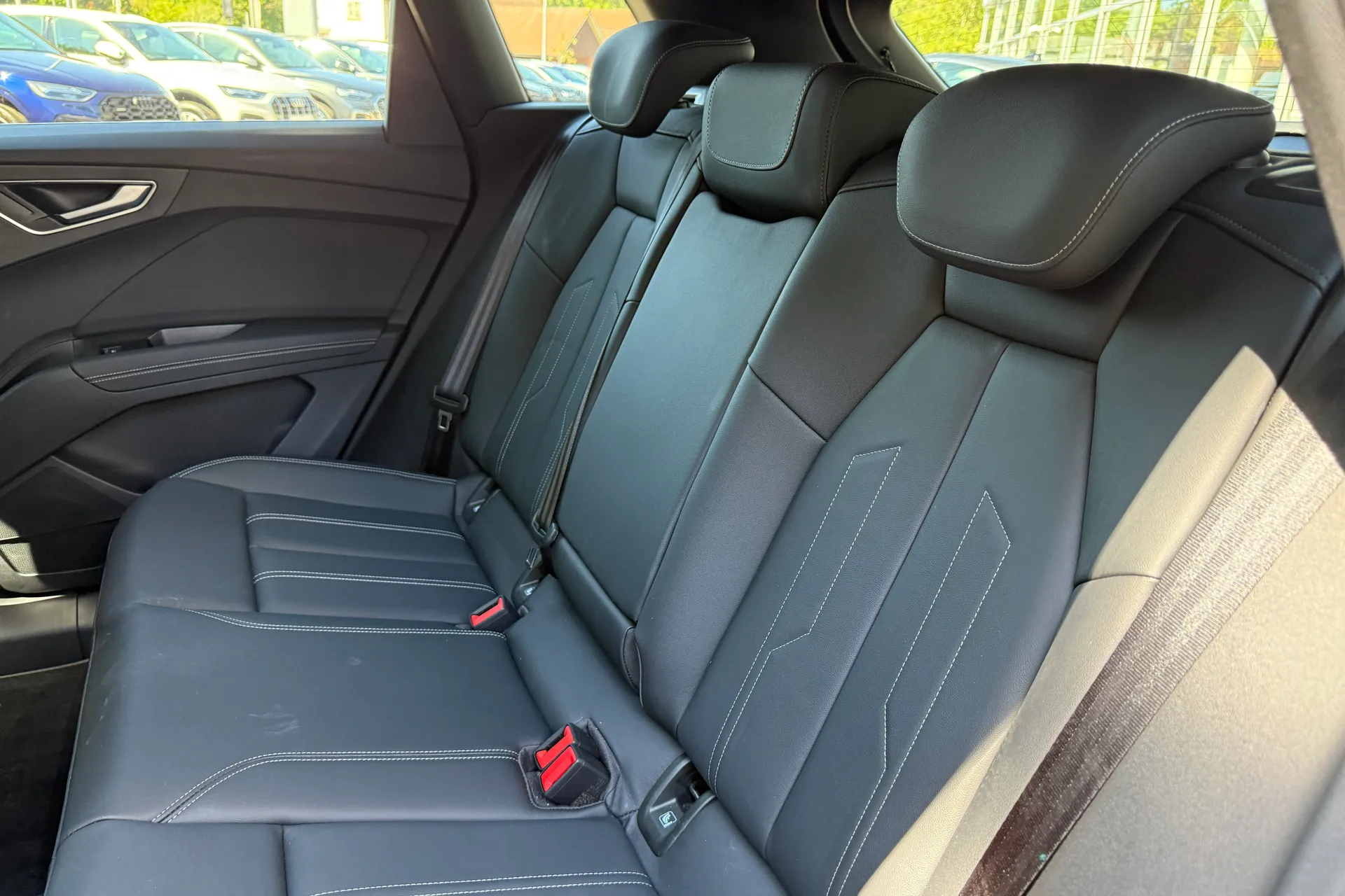 Audi Q4 thumbnail image number 41
