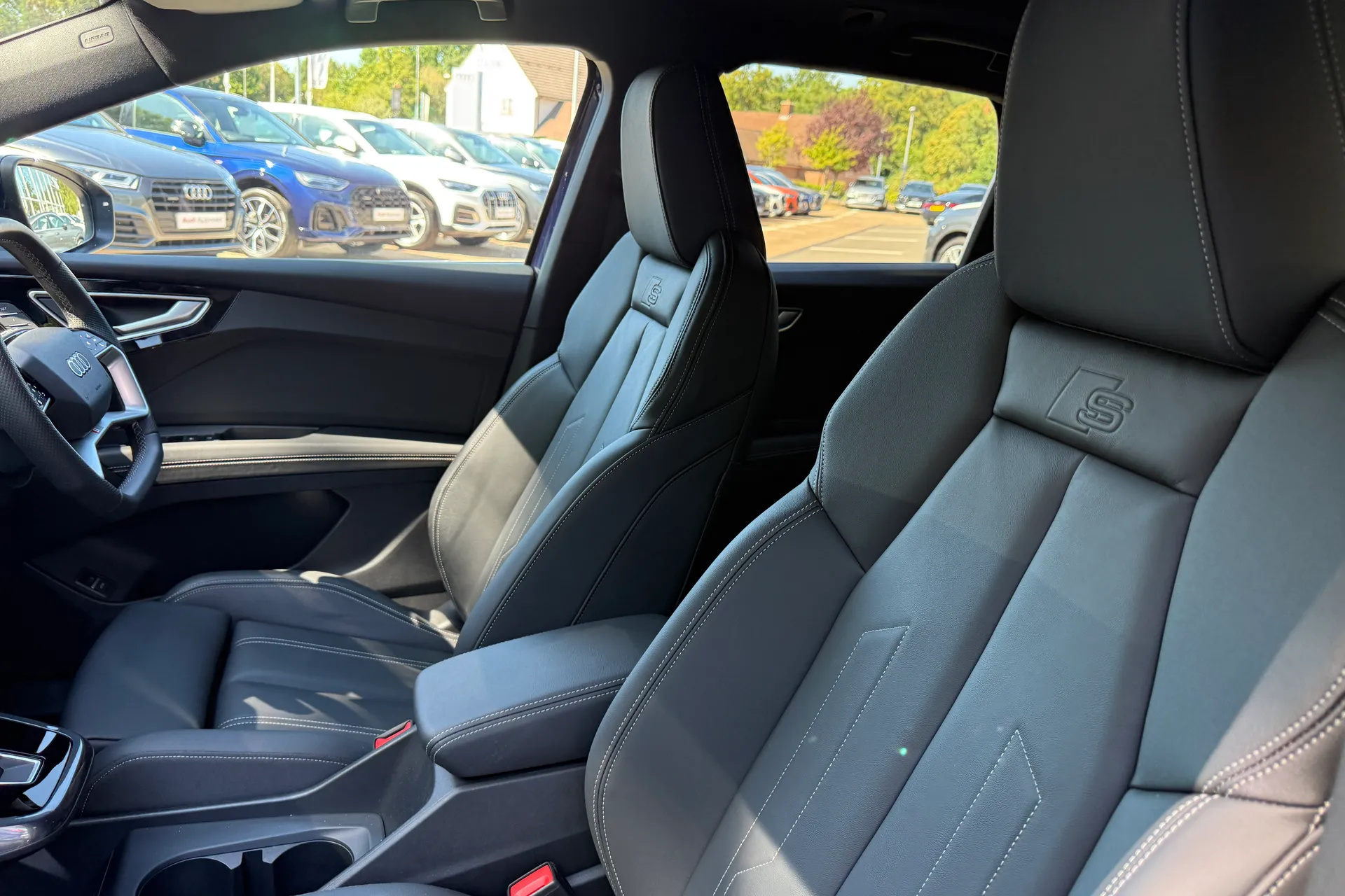 Audi Q4 thumbnail image number 45