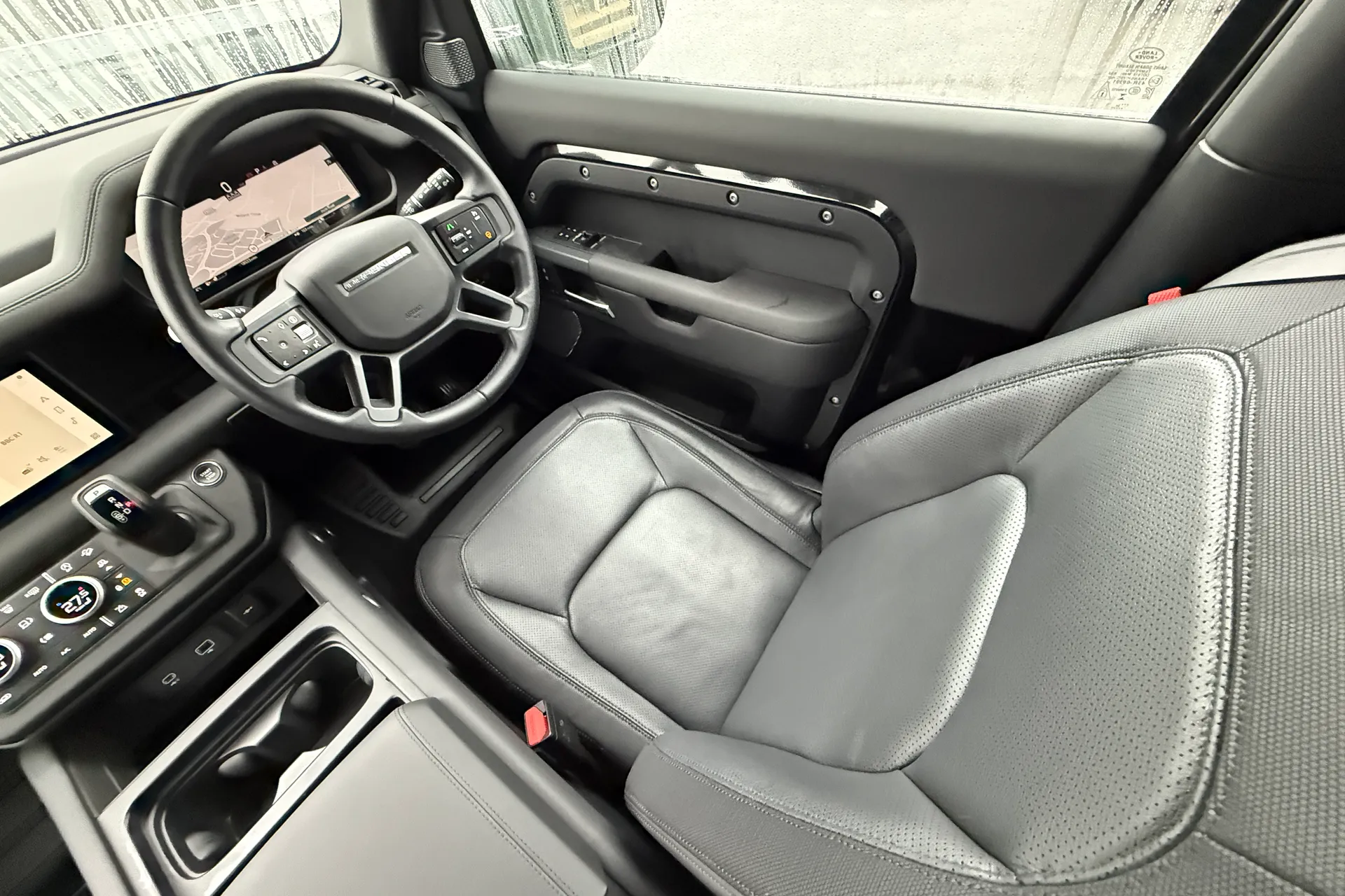 LAND ROVER Defender 90 thumbnail image number 13