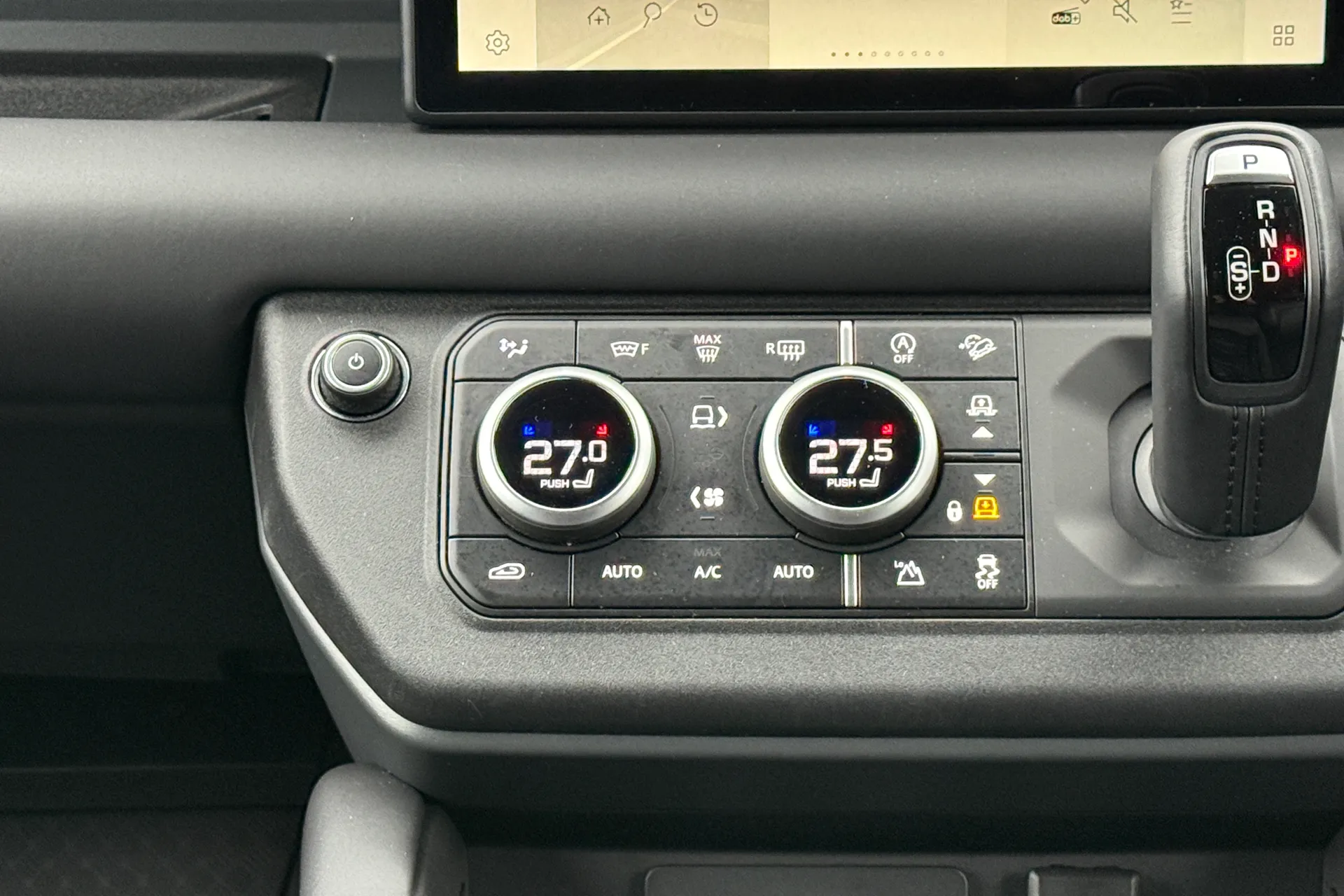 LAND ROVER Defender 90 thumbnail image number 16