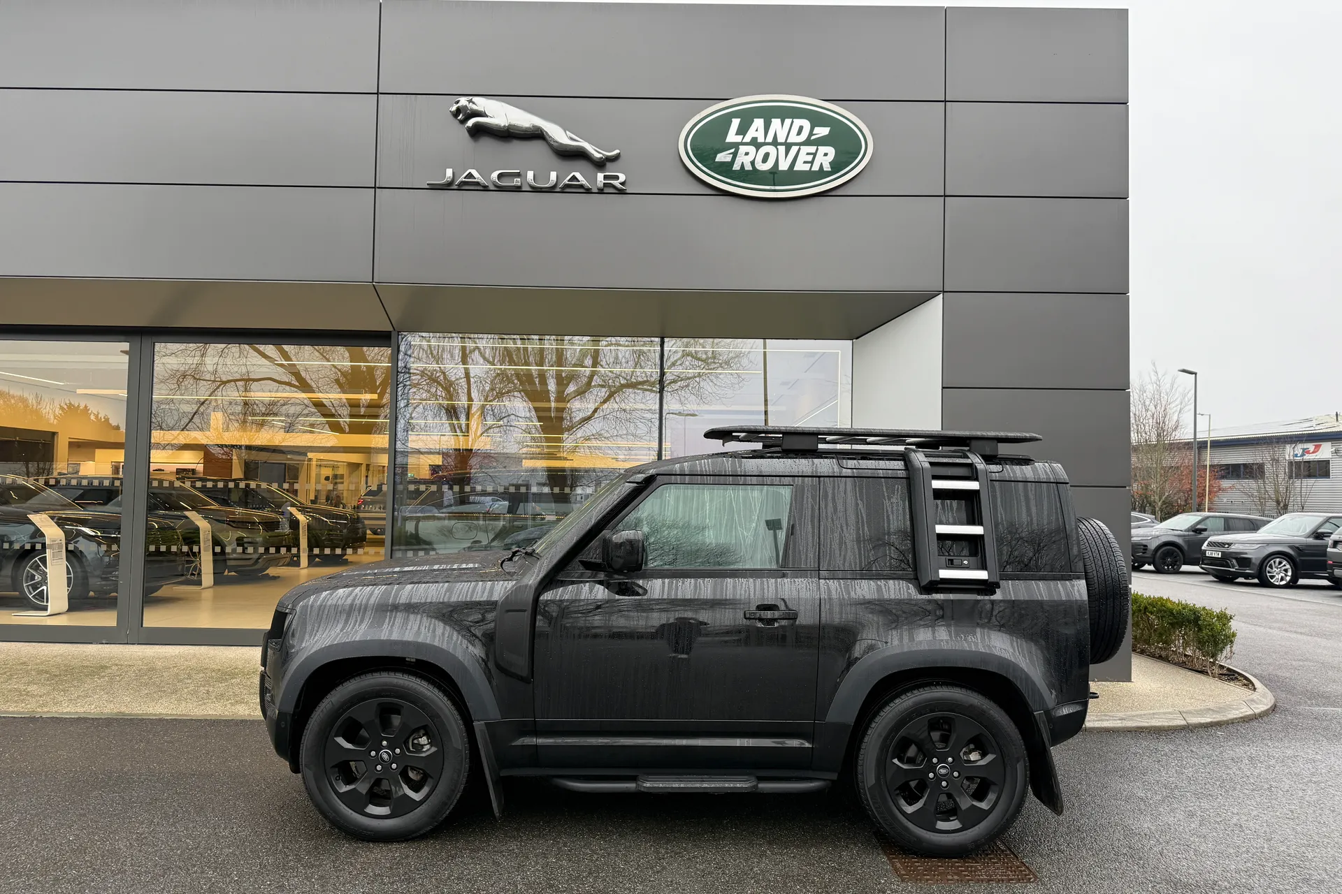 LAND ROVER Defender 90 thumbnail image number 25