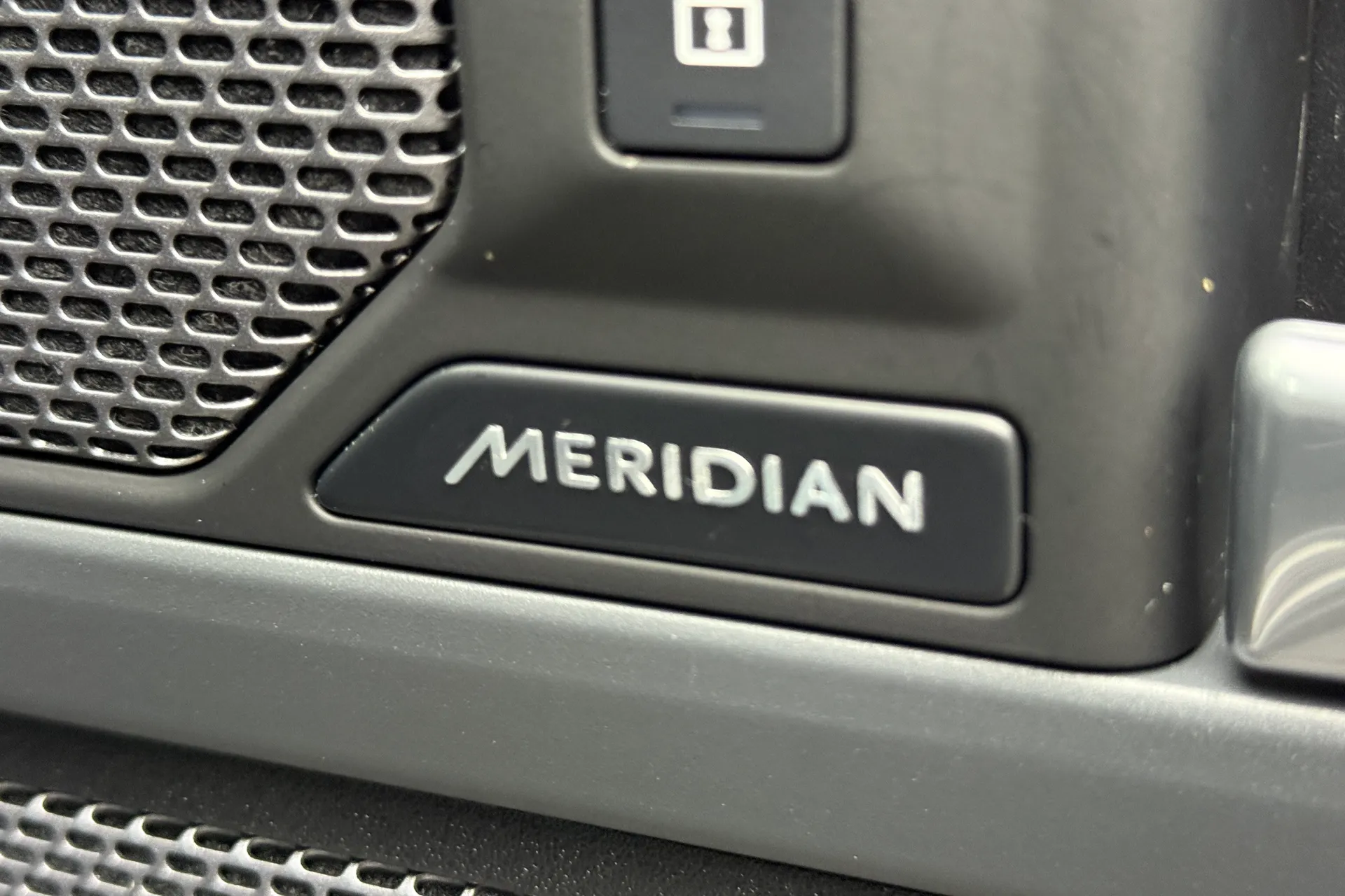 LAND ROVER Defender 90 thumbnail image number 21