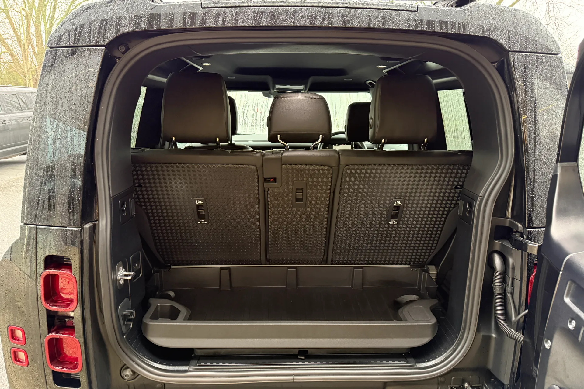 LAND ROVER Defender 90 thumbnail image number 32