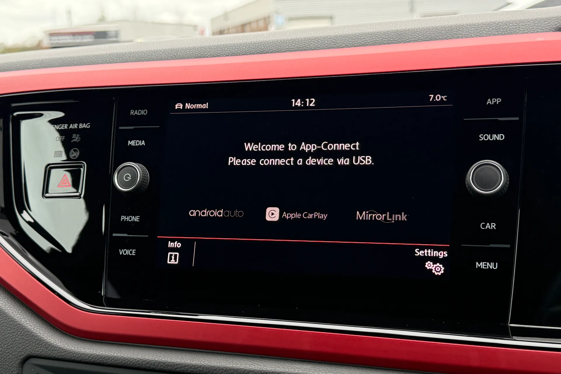 VOLKSWAGEN POLO thumbnail image number 5