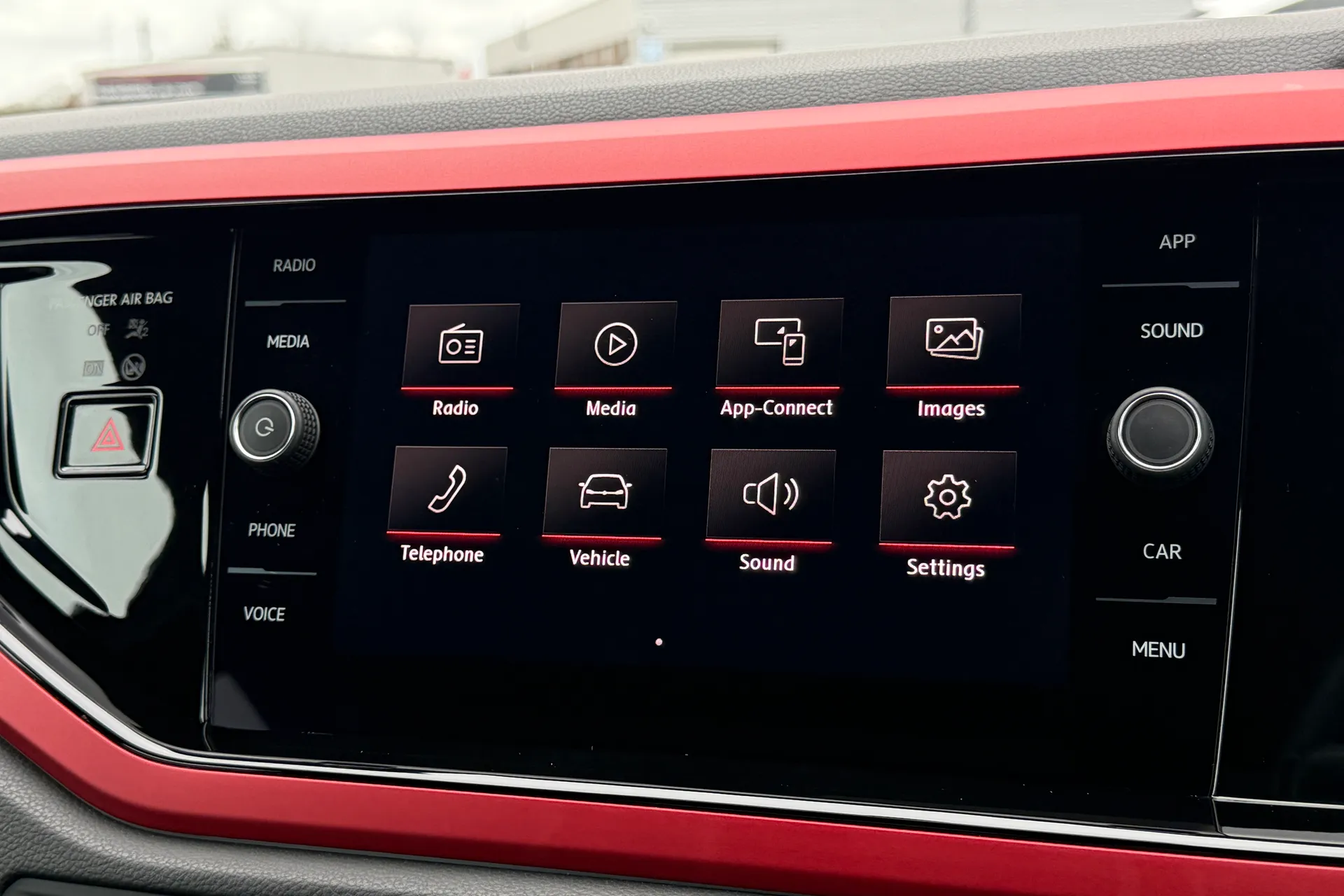 VOLKSWAGEN POLO thumbnail image number 11