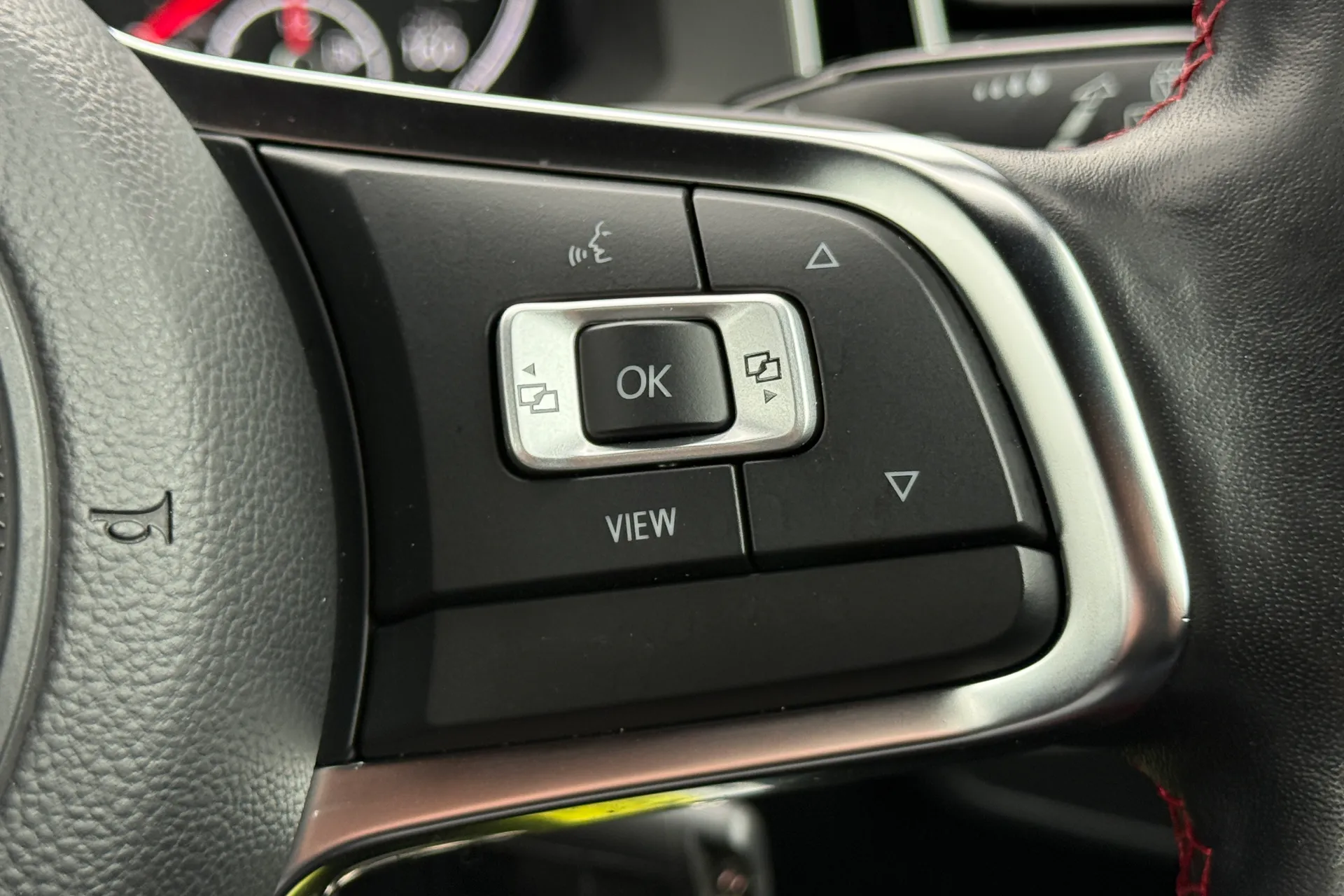 VOLKSWAGEN POLO thumbnail image number 19