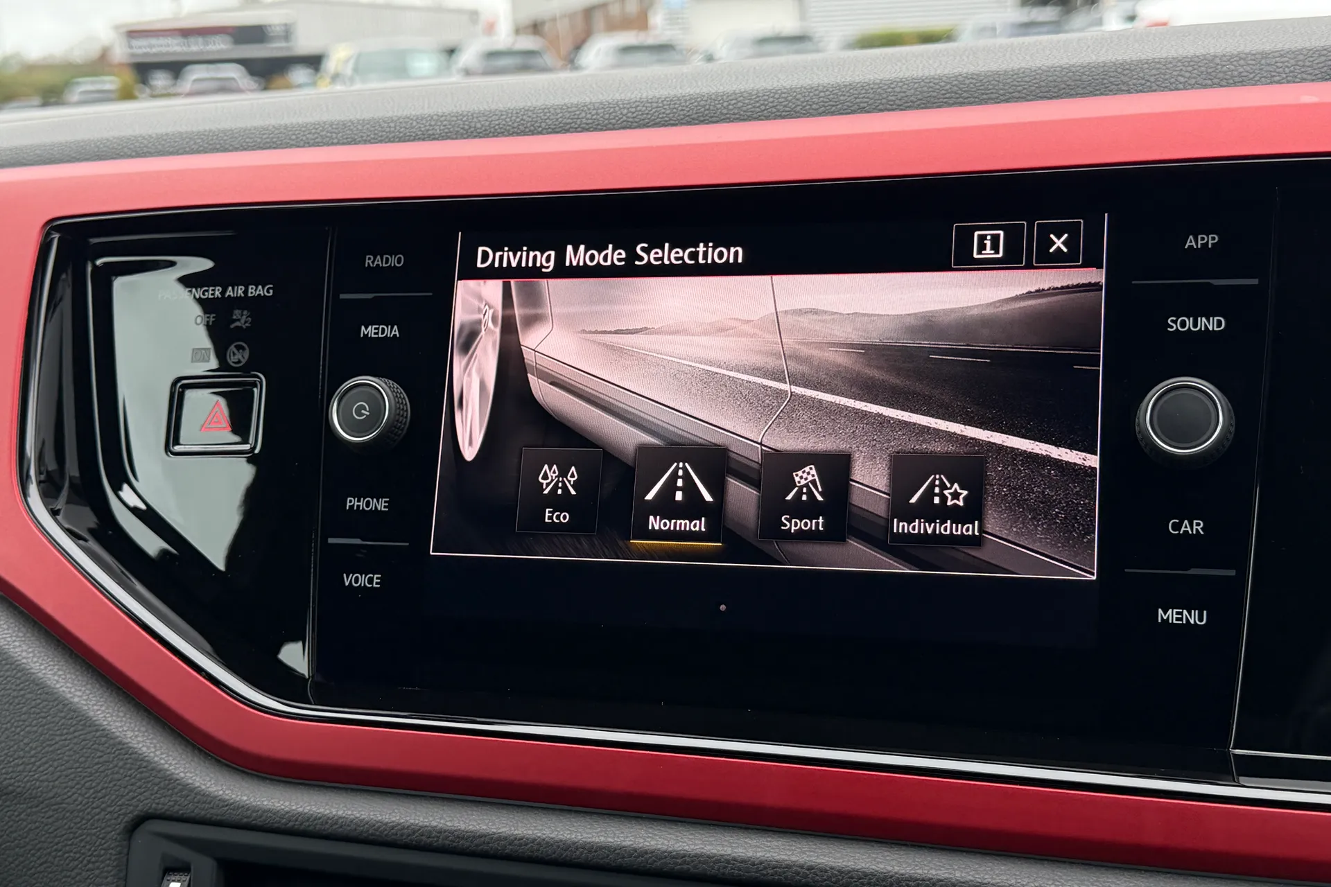 VOLKSWAGEN POLO thumbnail image number 8