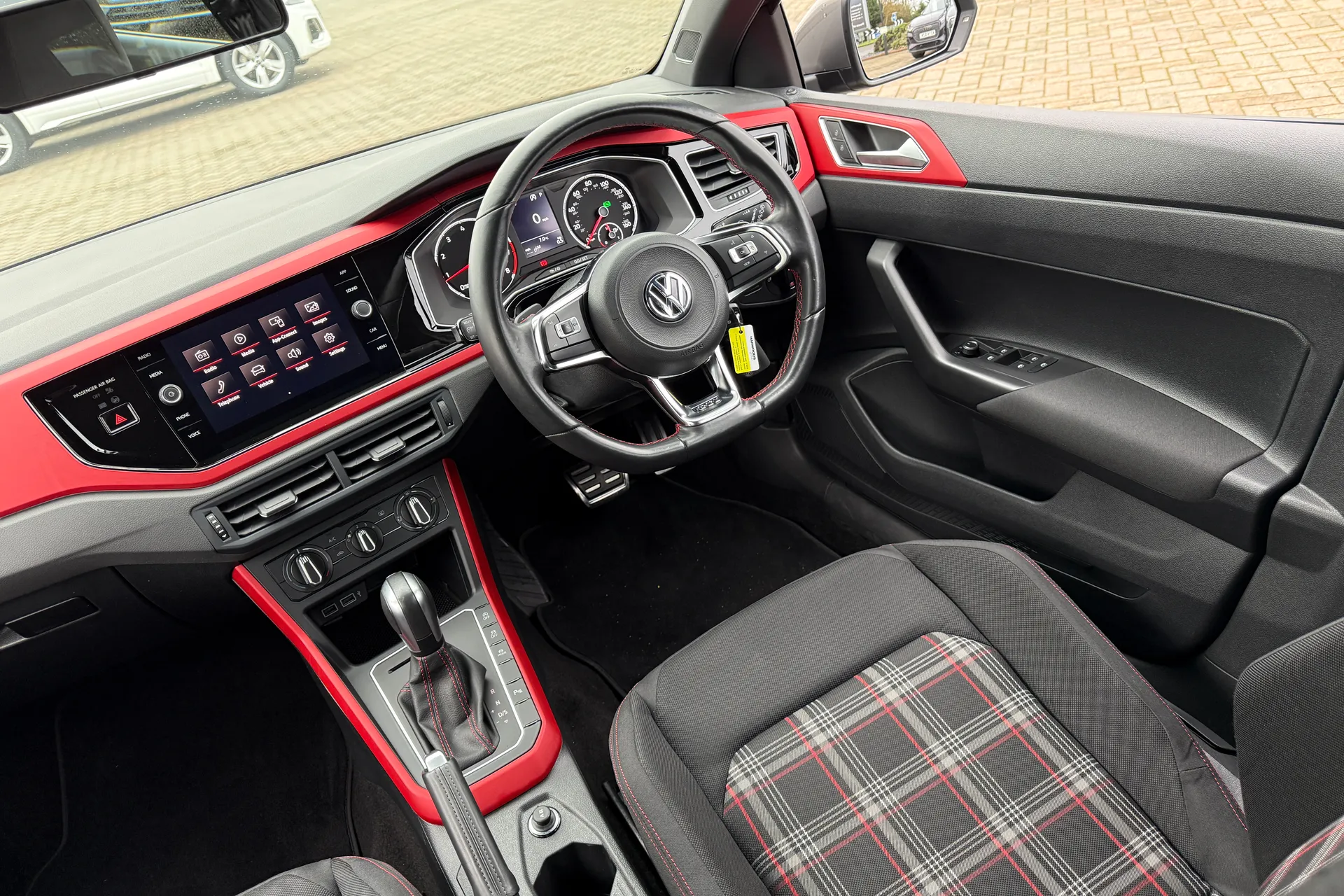 VOLKSWAGEN POLO thumbnail image number 39