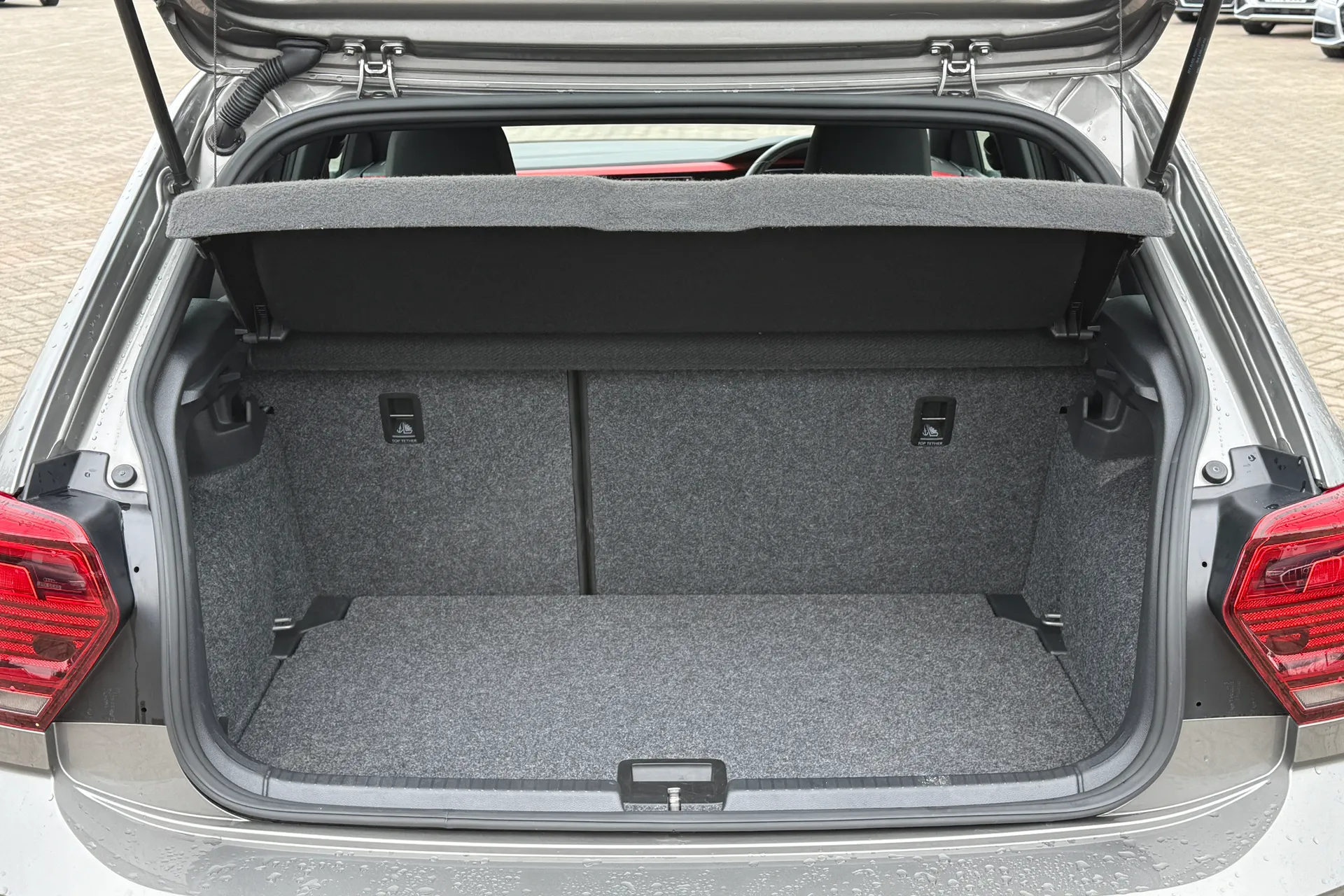 VOLKSWAGEN POLO thumbnail image number 32