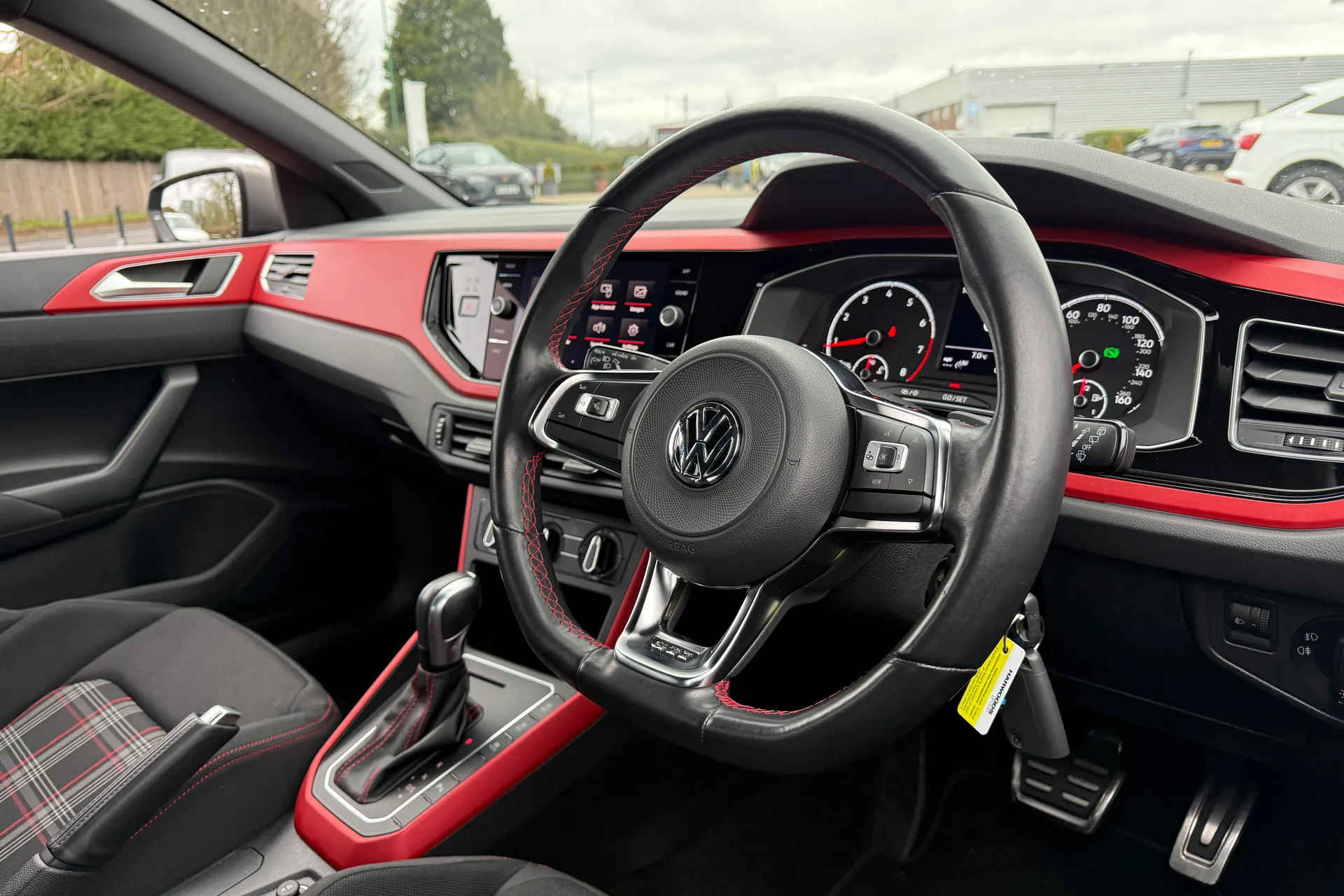 VOLKSWAGEN POLO thumbnail image number 25