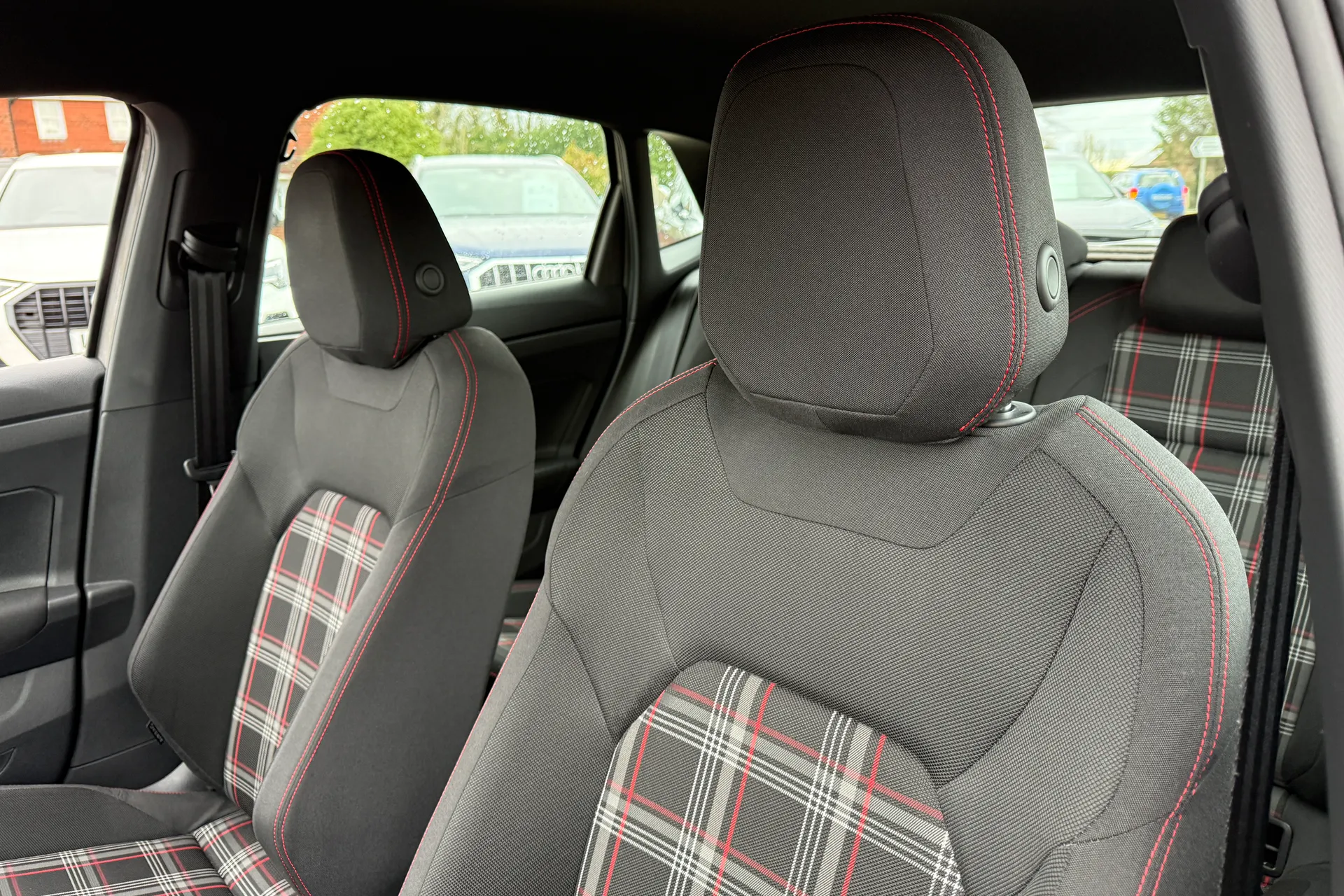 VOLKSWAGEN POLO thumbnail image number 28