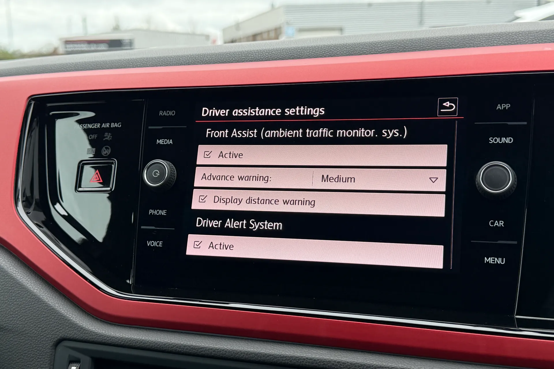 VOLKSWAGEN POLO thumbnail image number 9