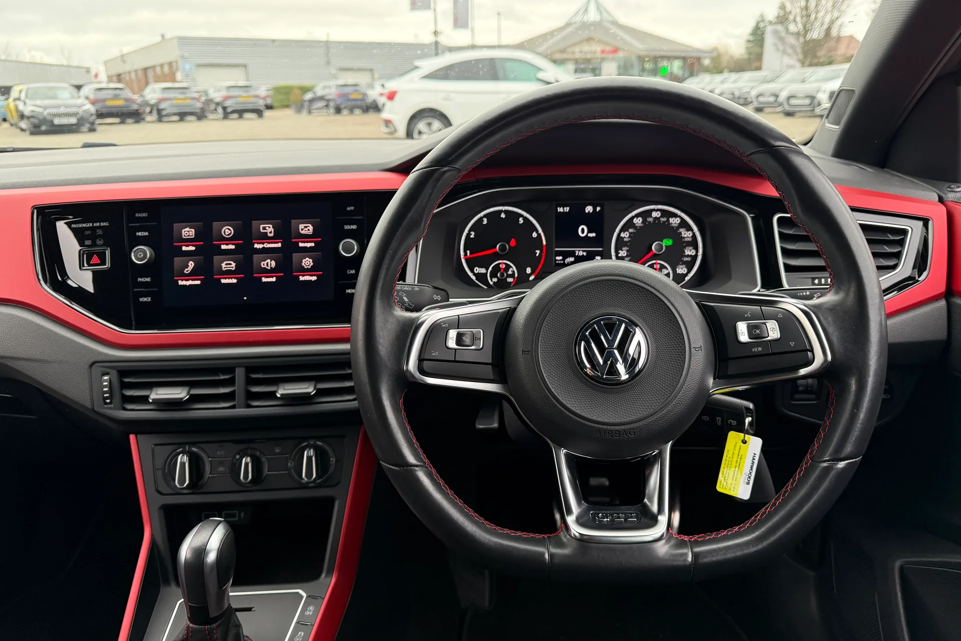 VOLKSWAGEN POLO thumbnail image number 6