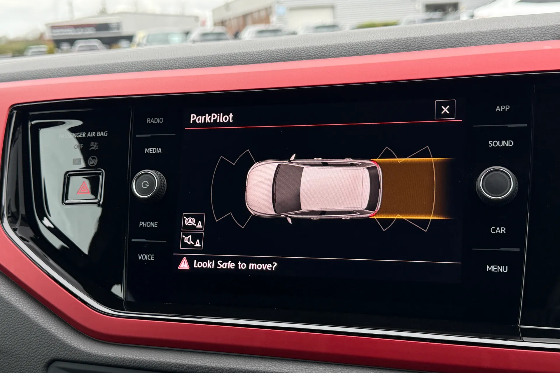 VOLKSWAGEN POLO thumbnail image number 4