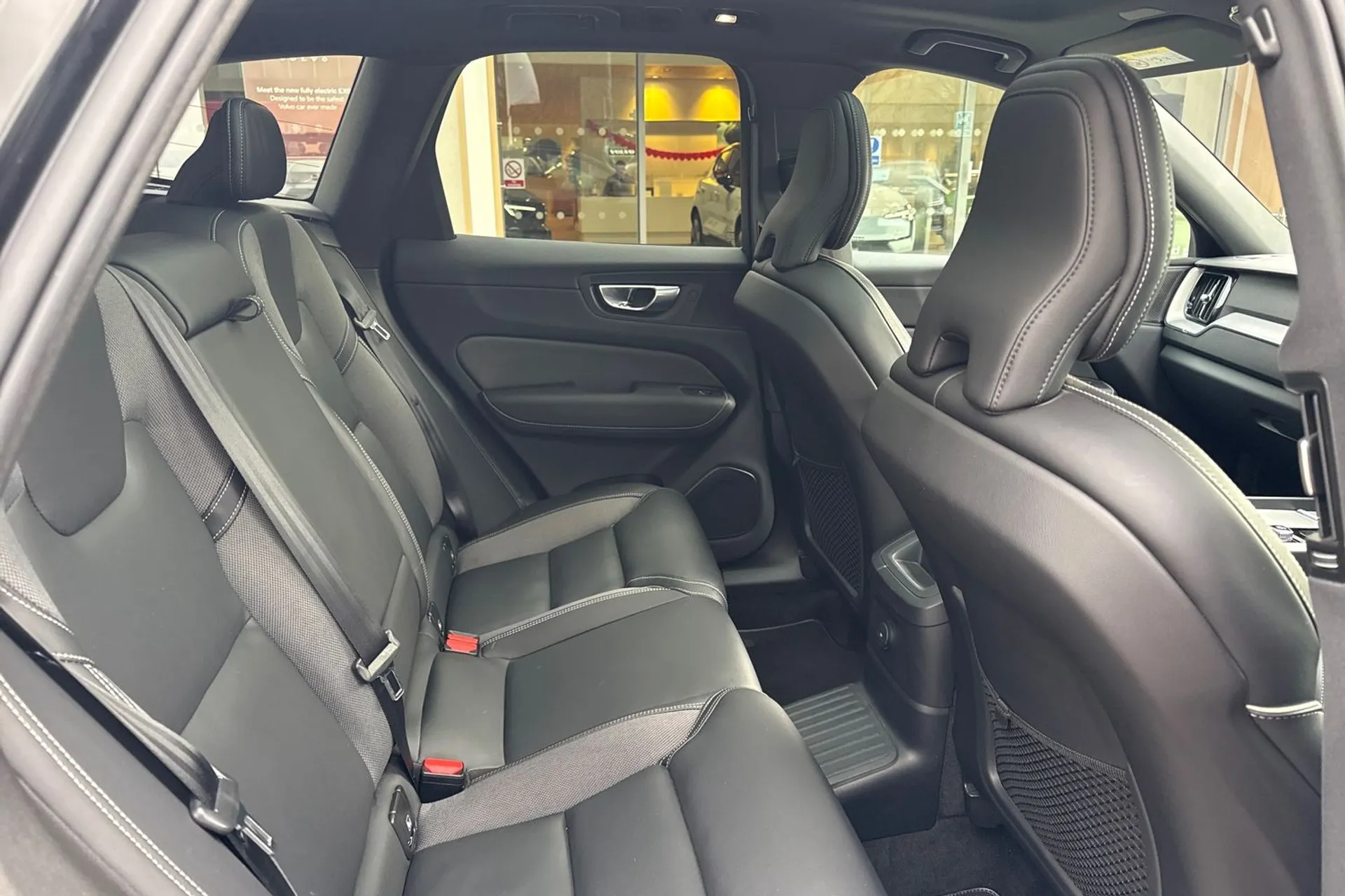 Volvo XC60 thumbnail image number 23