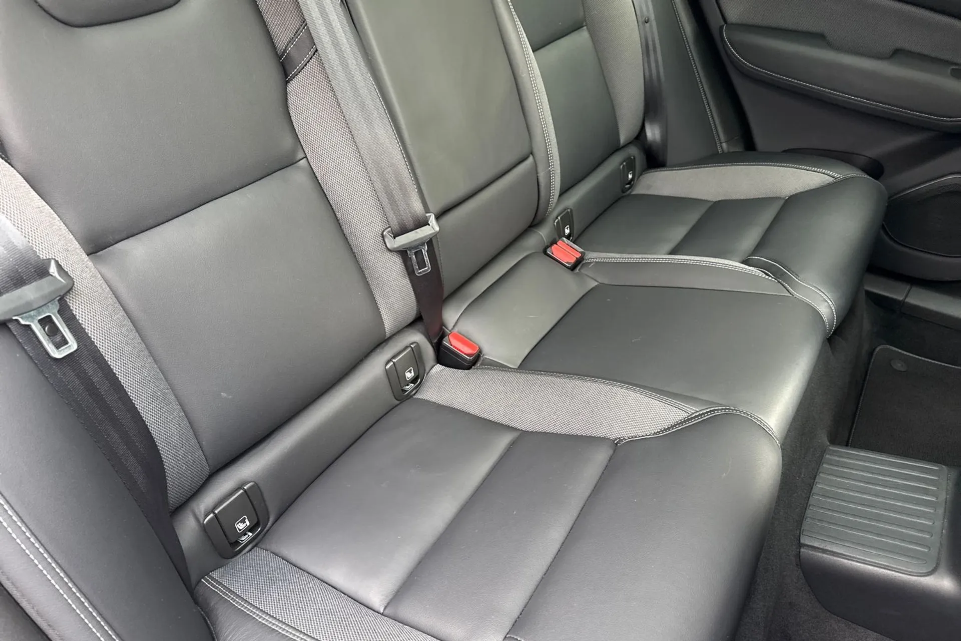 Volvo XC60 thumbnail image number 25