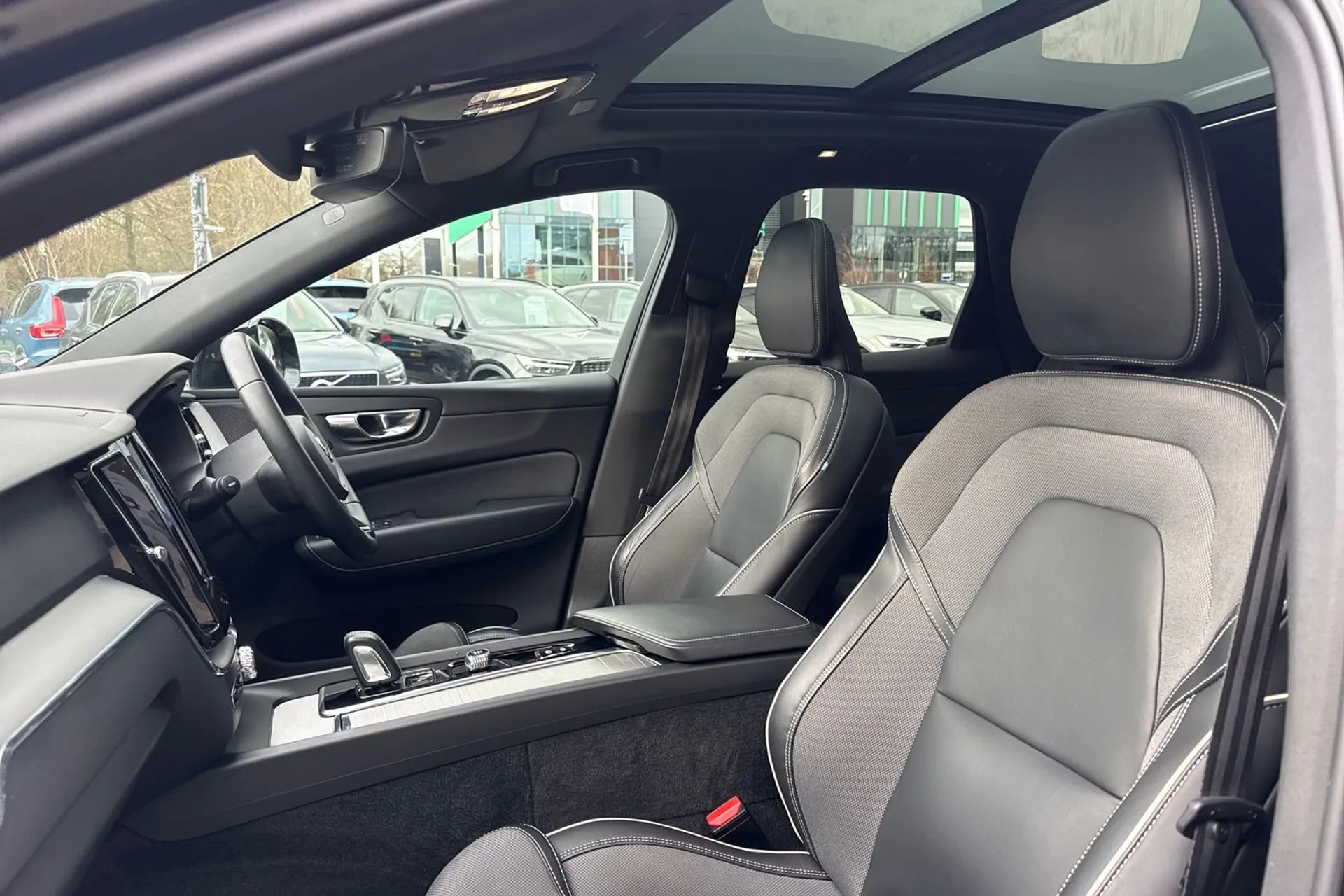 Volvo XC60 thumbnail image number 28