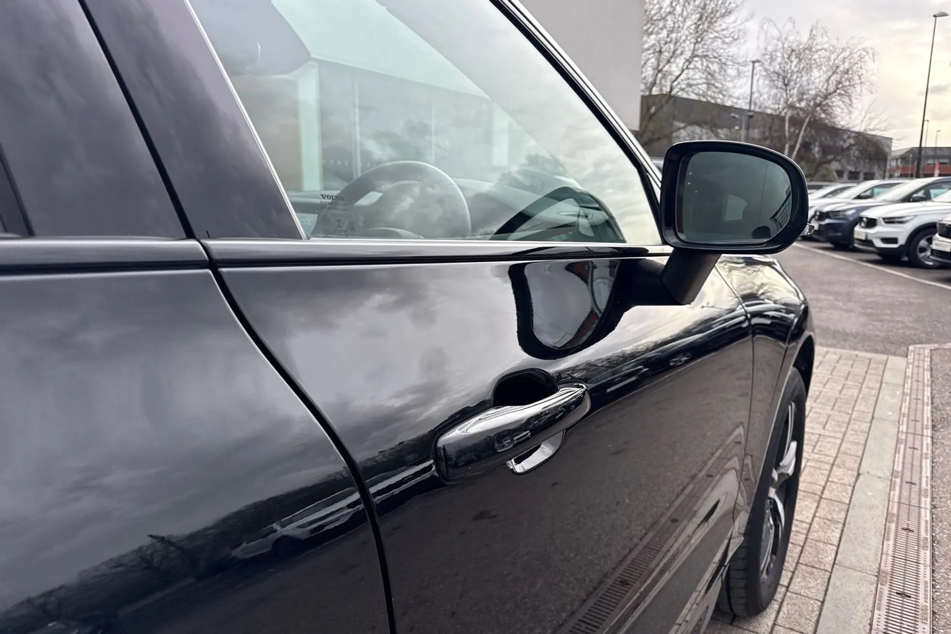 Volvo XC60 thumbnail image number 17