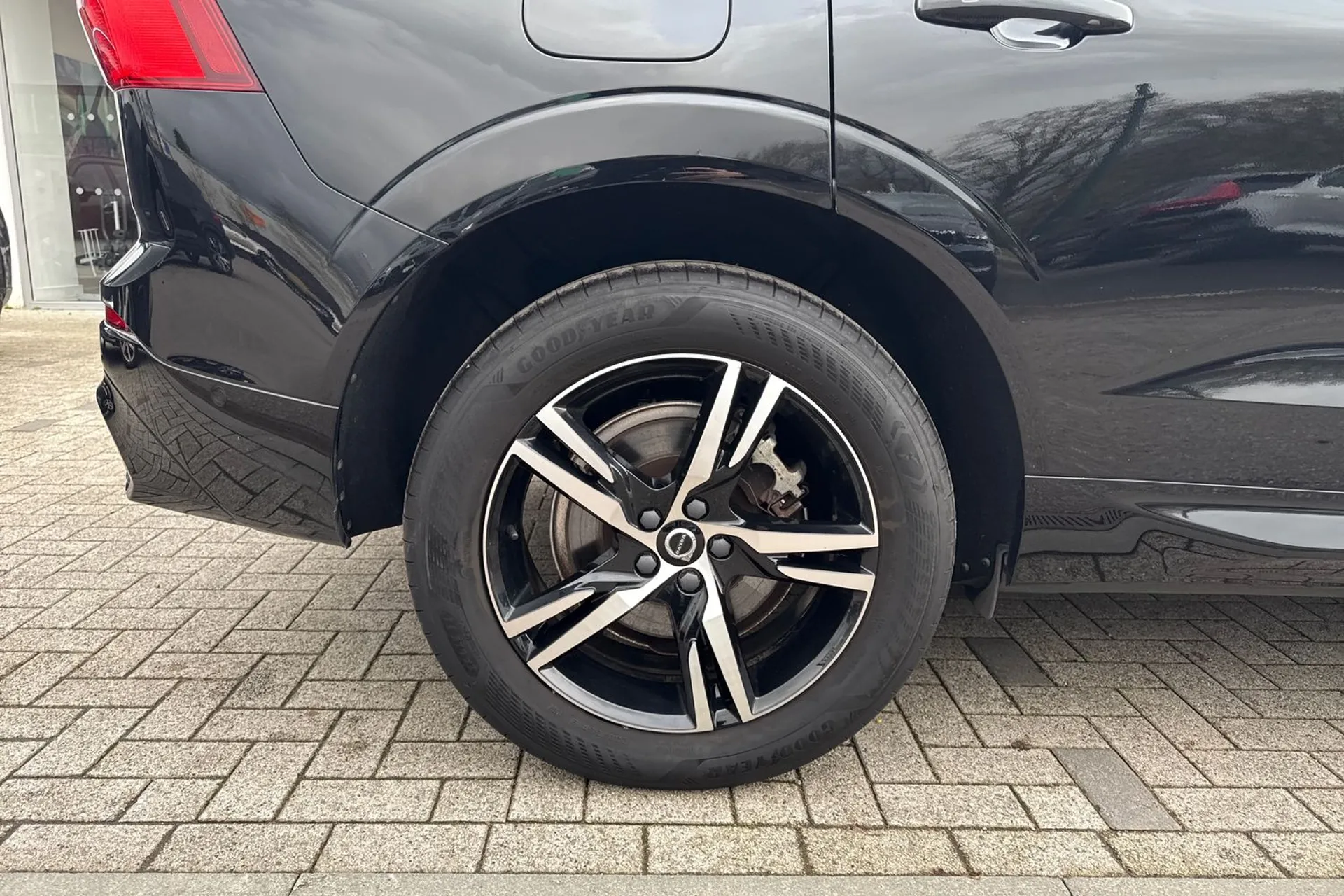 Volvo XC60 thumbnail image number 14