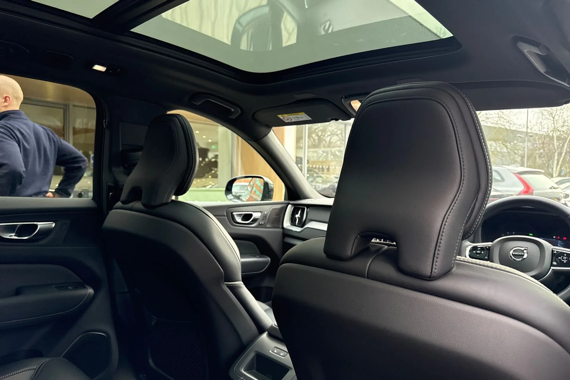 Volvo XC60 thumbnail image number 24