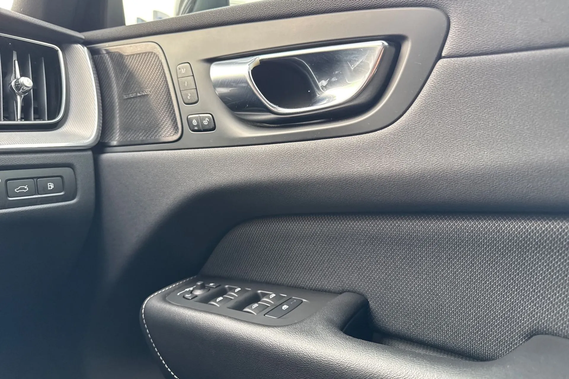 Volvo XC60 thumbnail image number 42