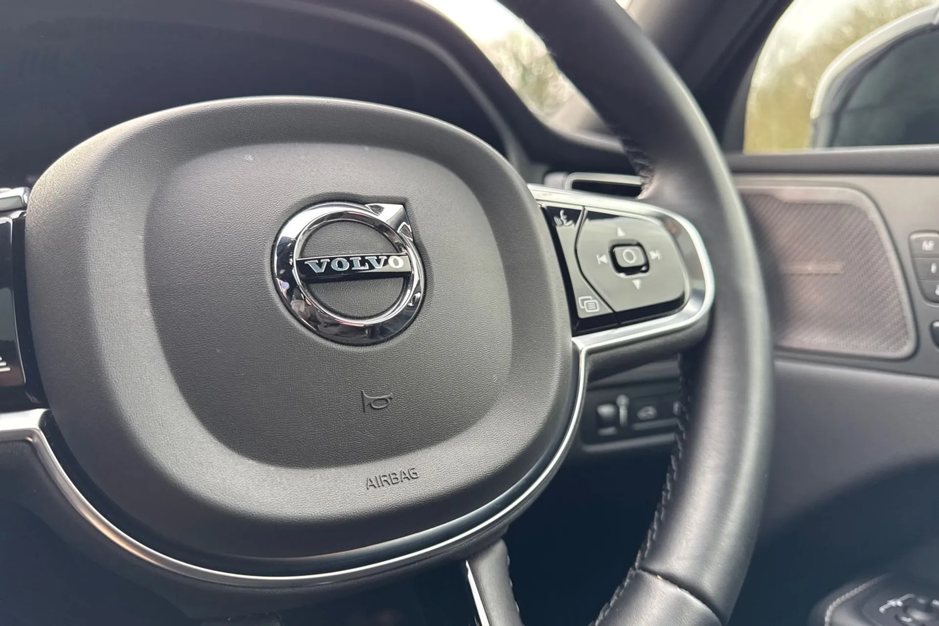 Volvo XC60 thumbnail image number 37