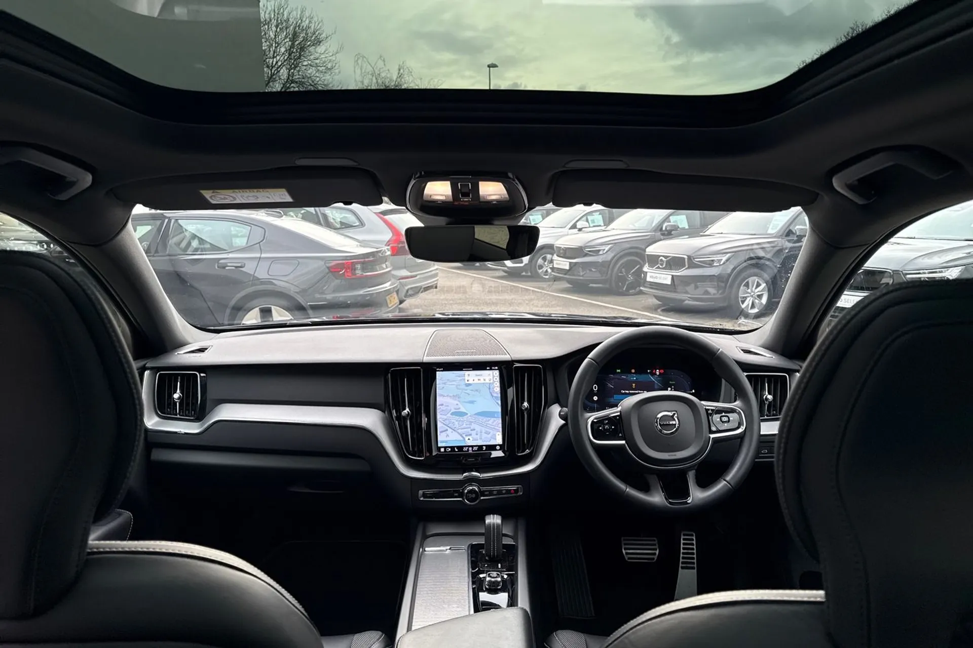 Volvo XC60 thumbnail image number 3