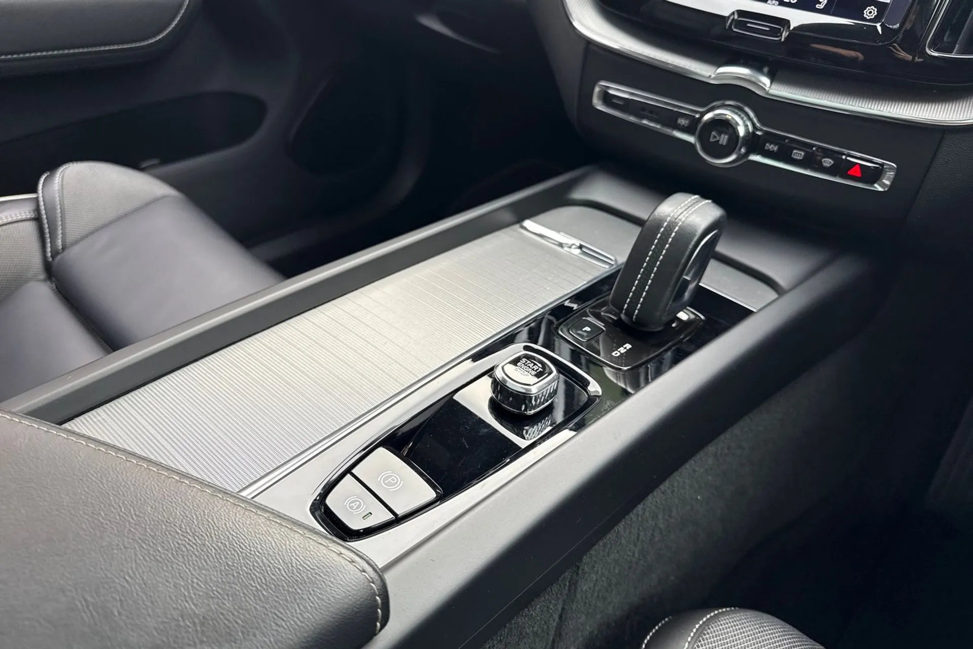 Volvo XC60 thumbnail image number 44