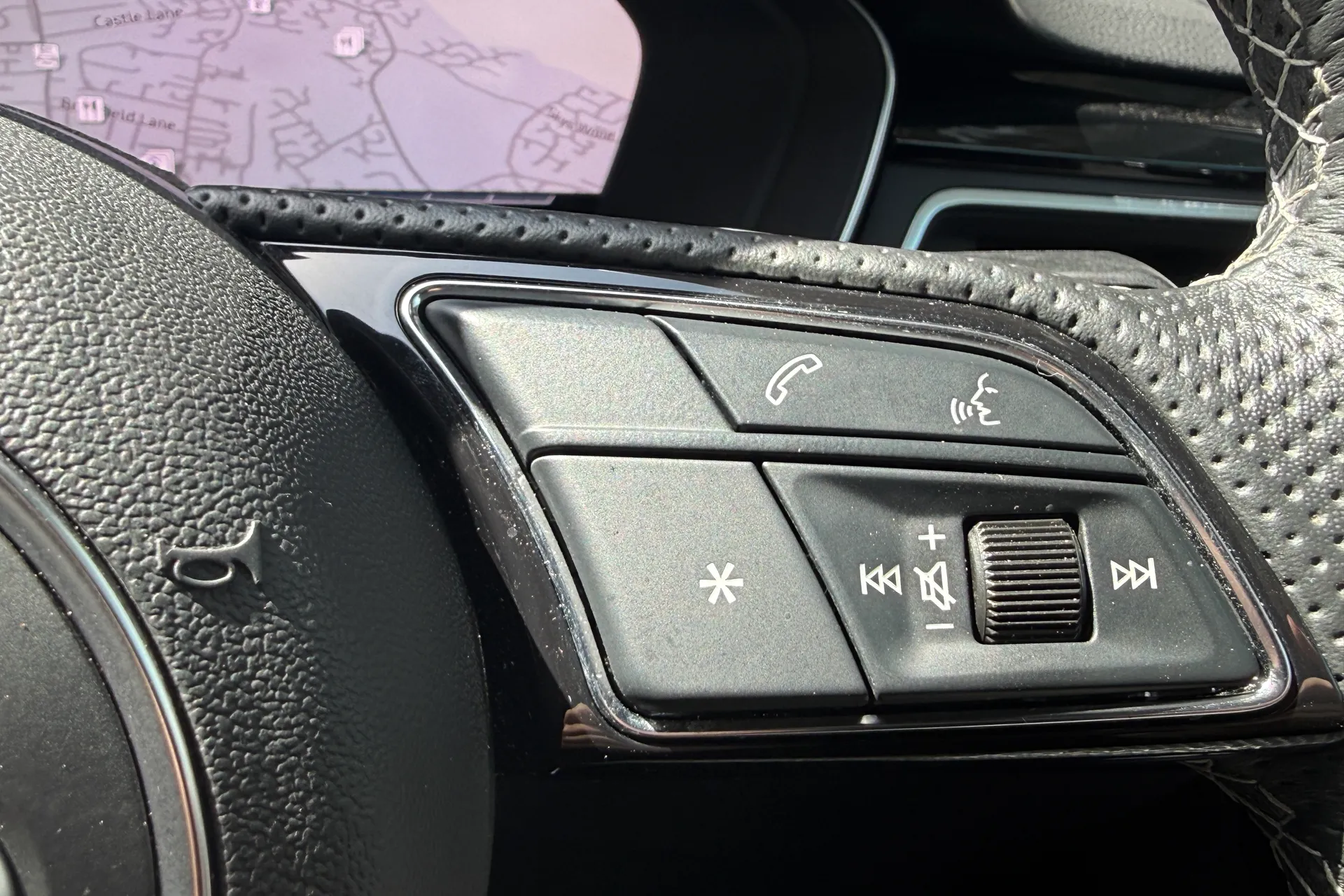 Audi A4 thumbnail image number 16