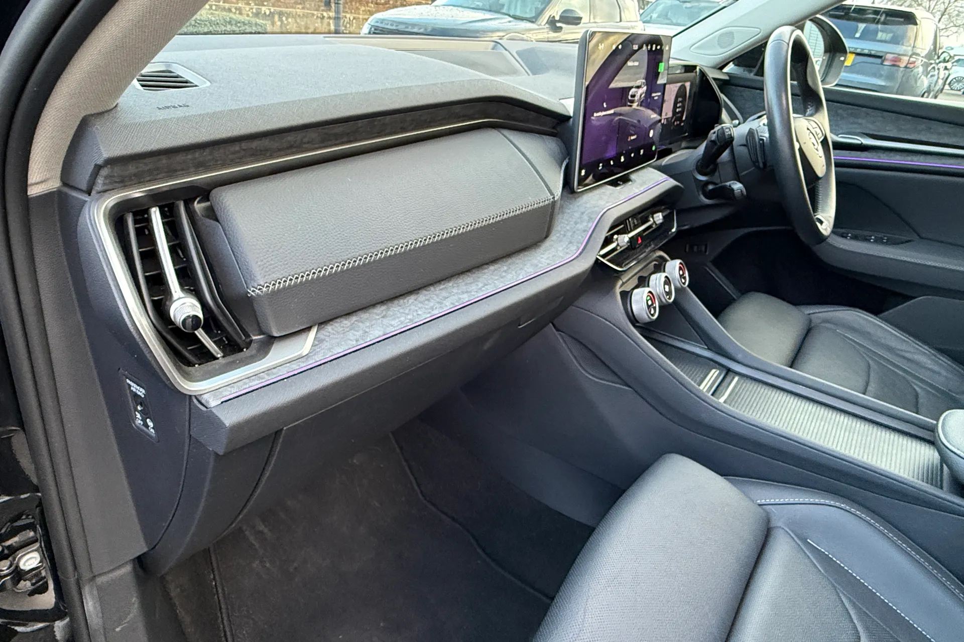 SKODA KODIAQ thumbnail image number 38