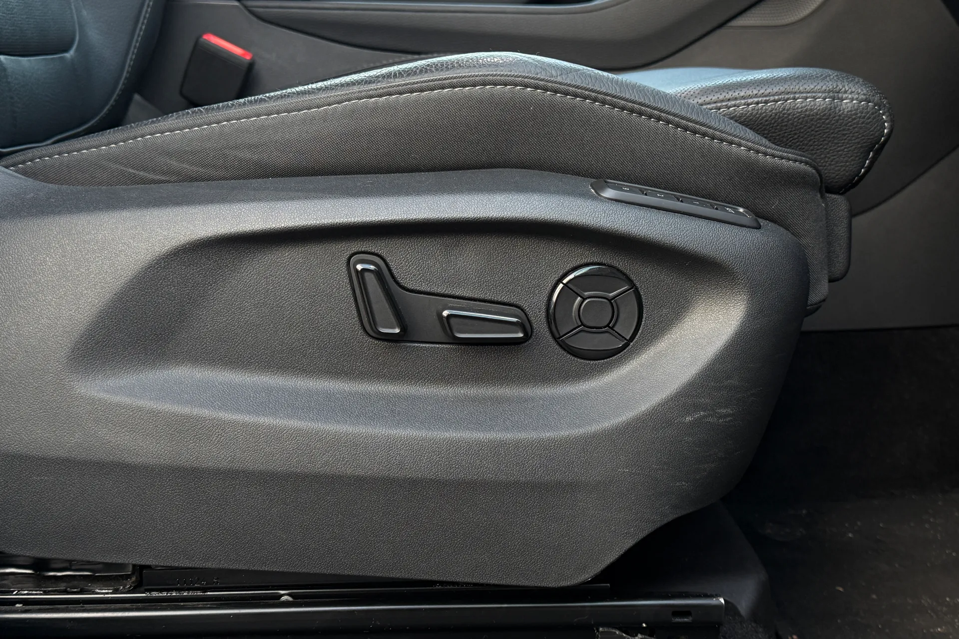 SKODA KODIAQ thumbnail image number 43