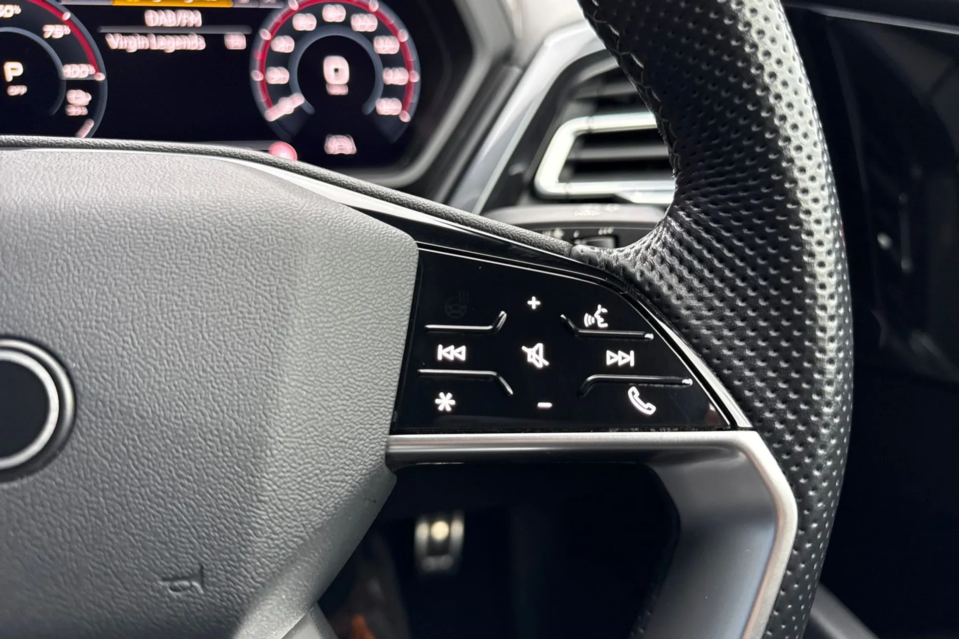 Audi Q4 thumbnail image number 47