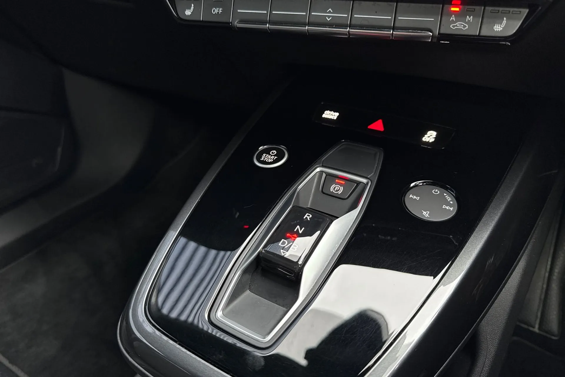 Audi Q4 thumbnail image number 41