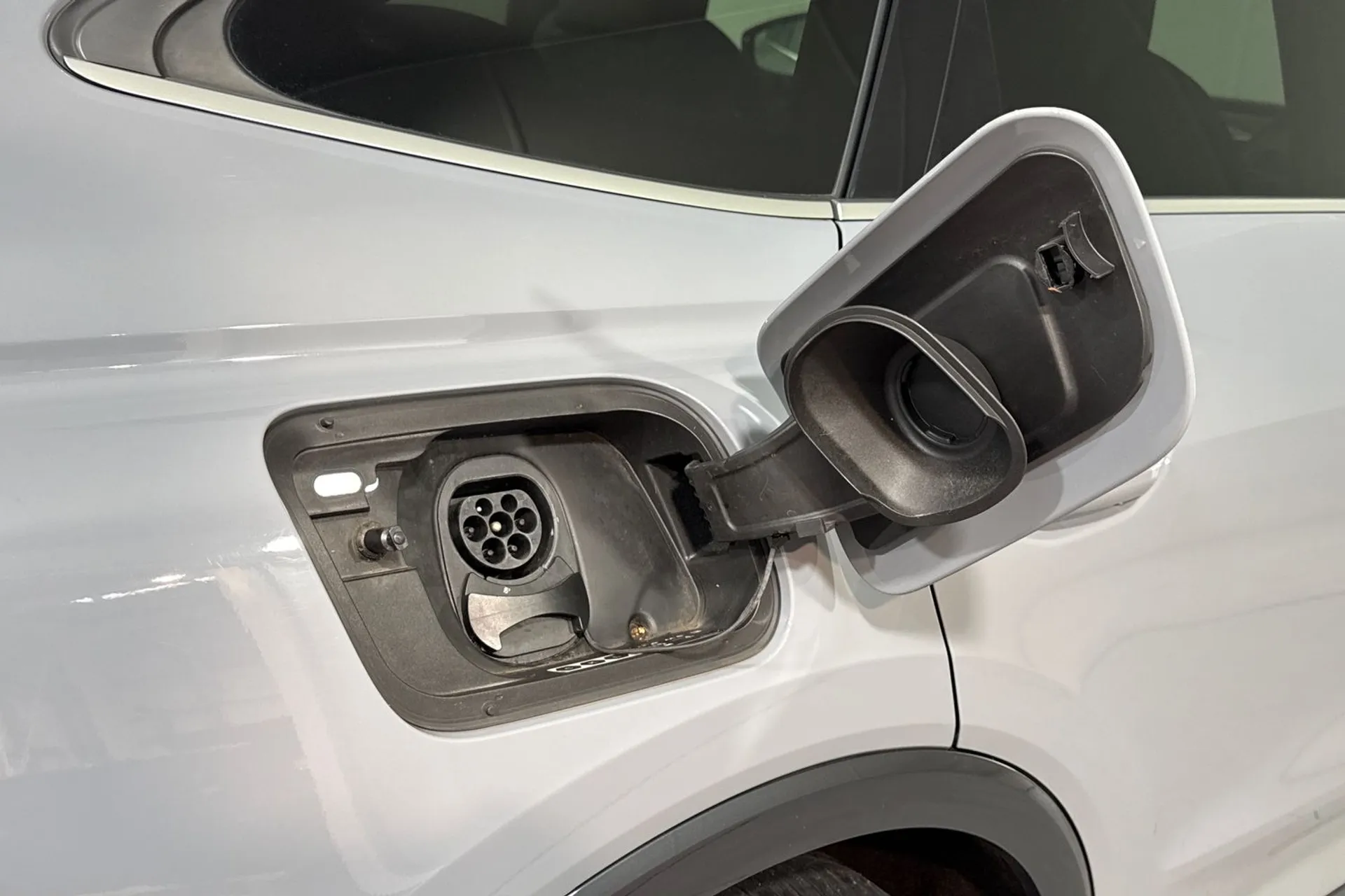 Audi Q4 thumbnail image number 17