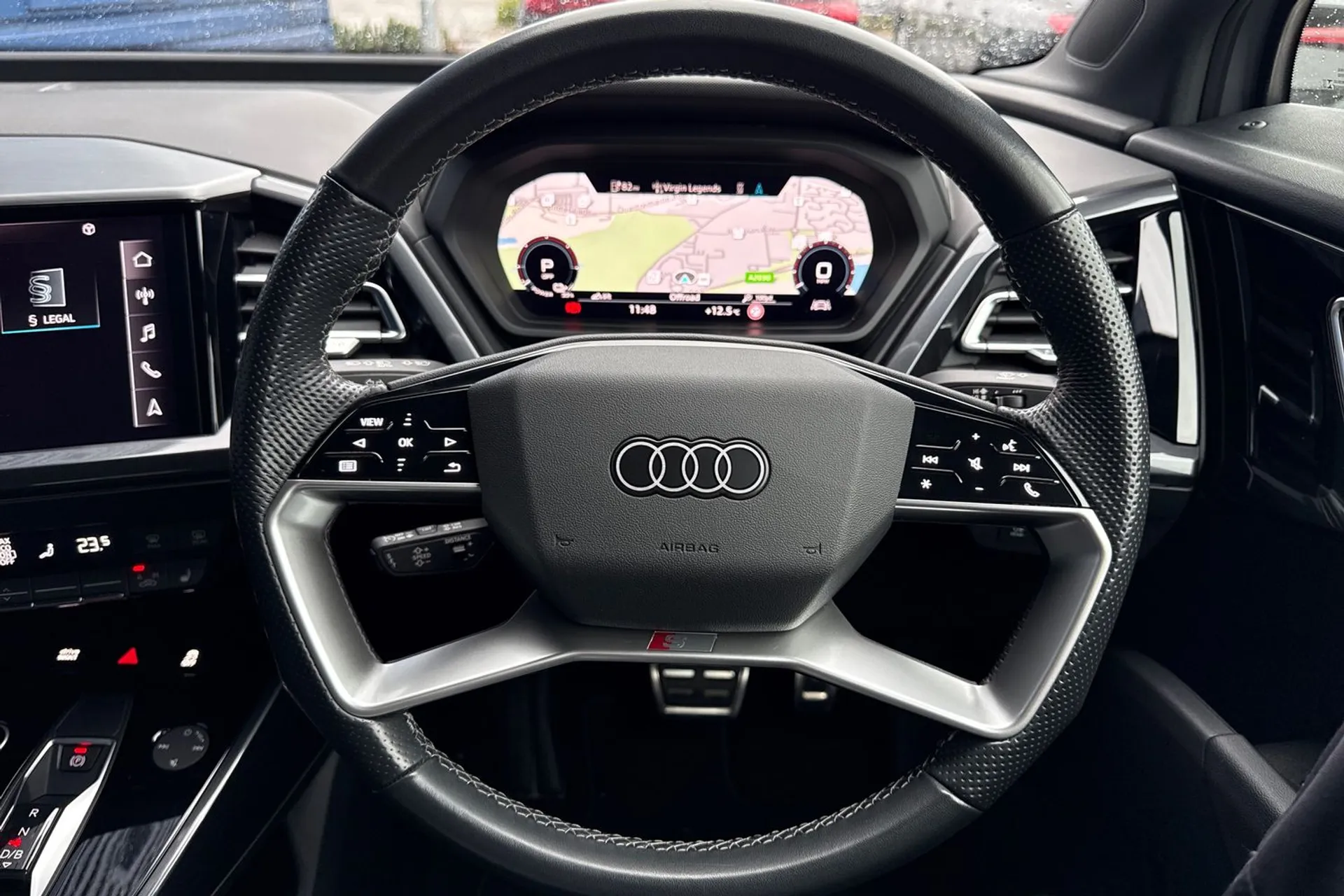 Audi Q4 thumbnail image number 24