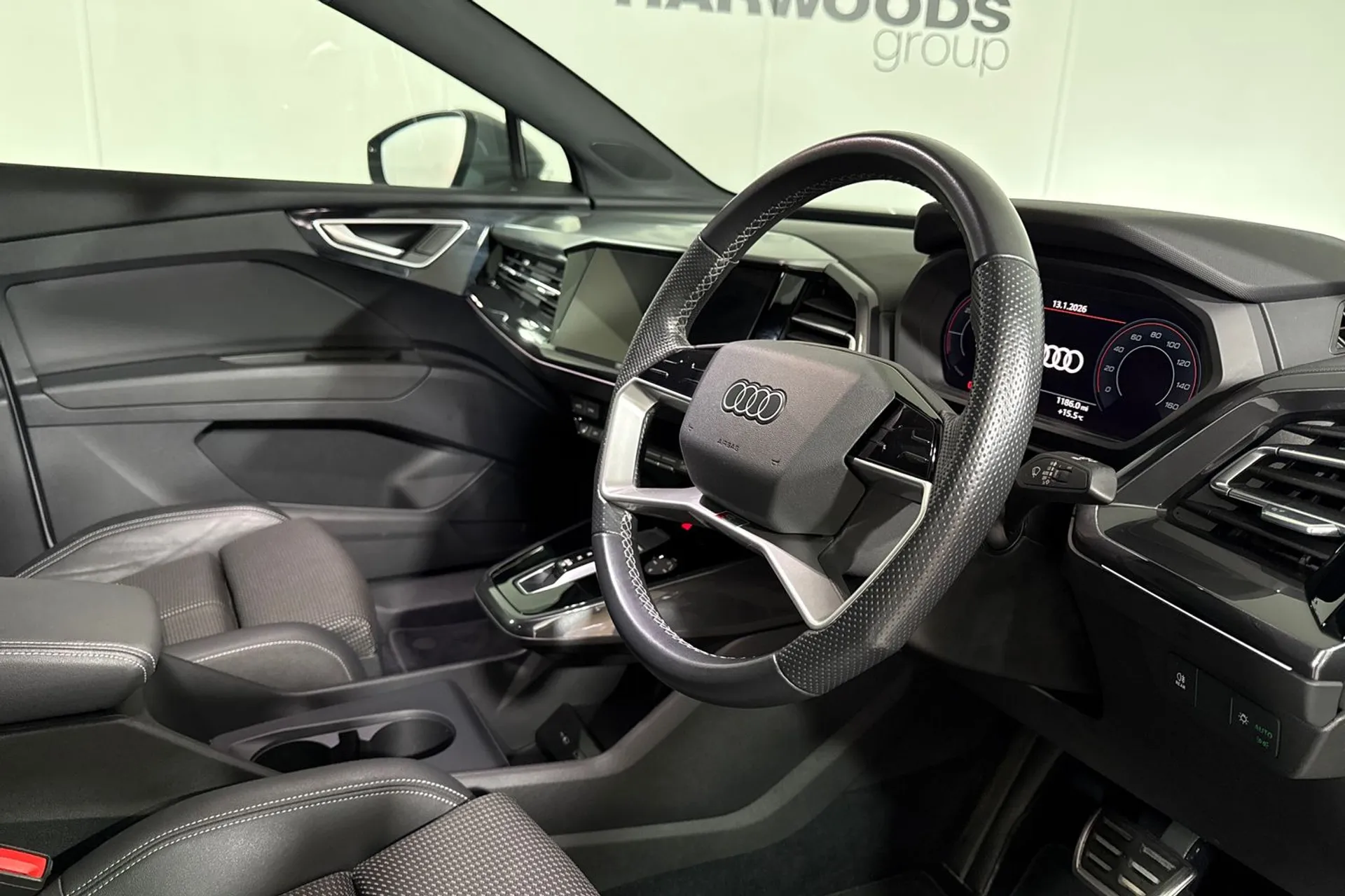 Audi Q4 thumbnail image number 31